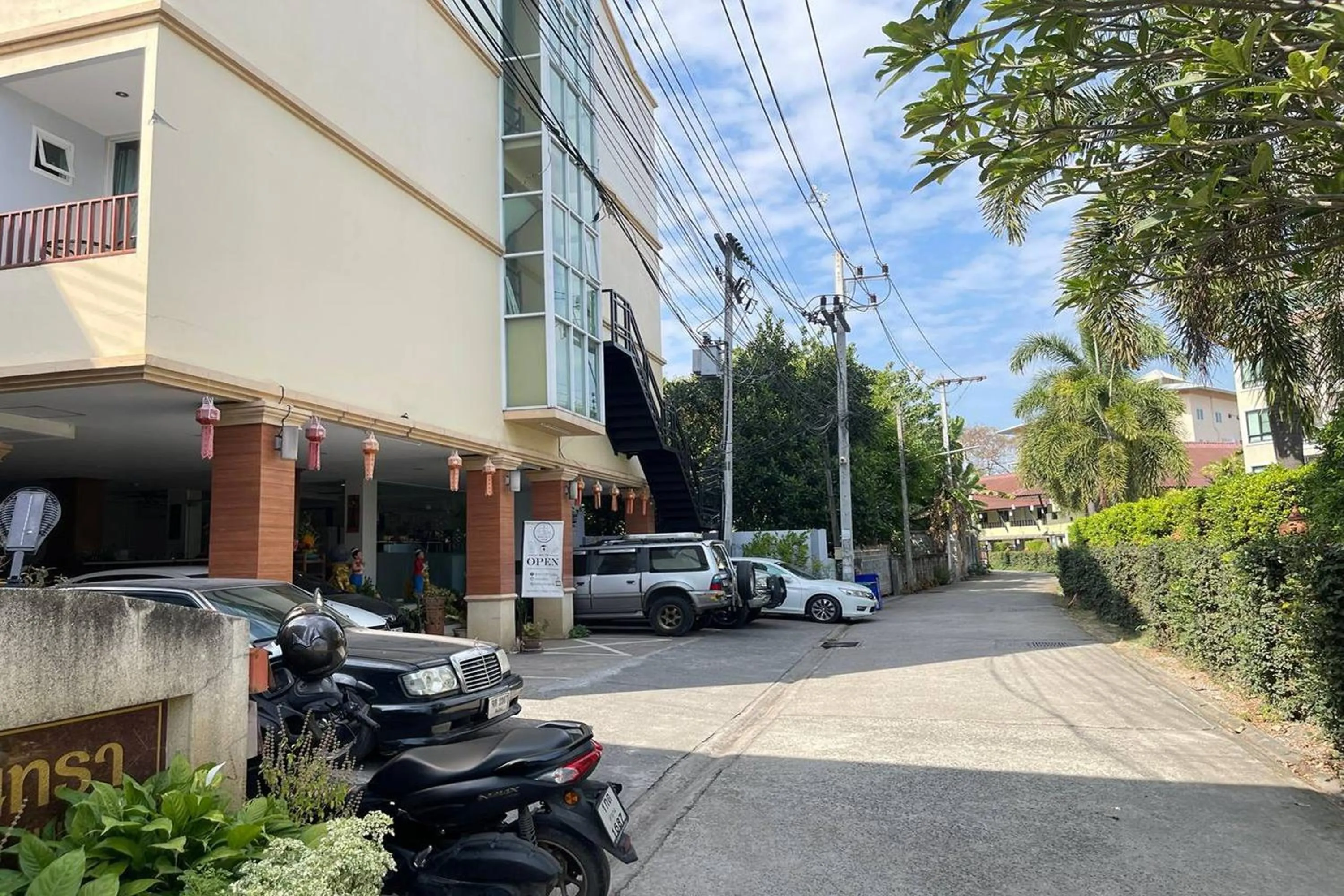 Property building in Kaewchantra Mansion