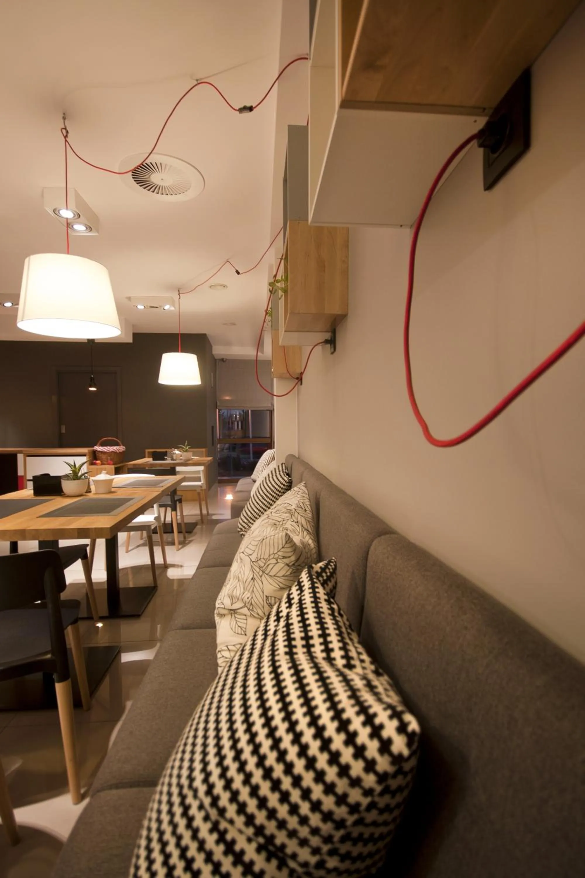 Restaurant/places to eat in Link Hotel