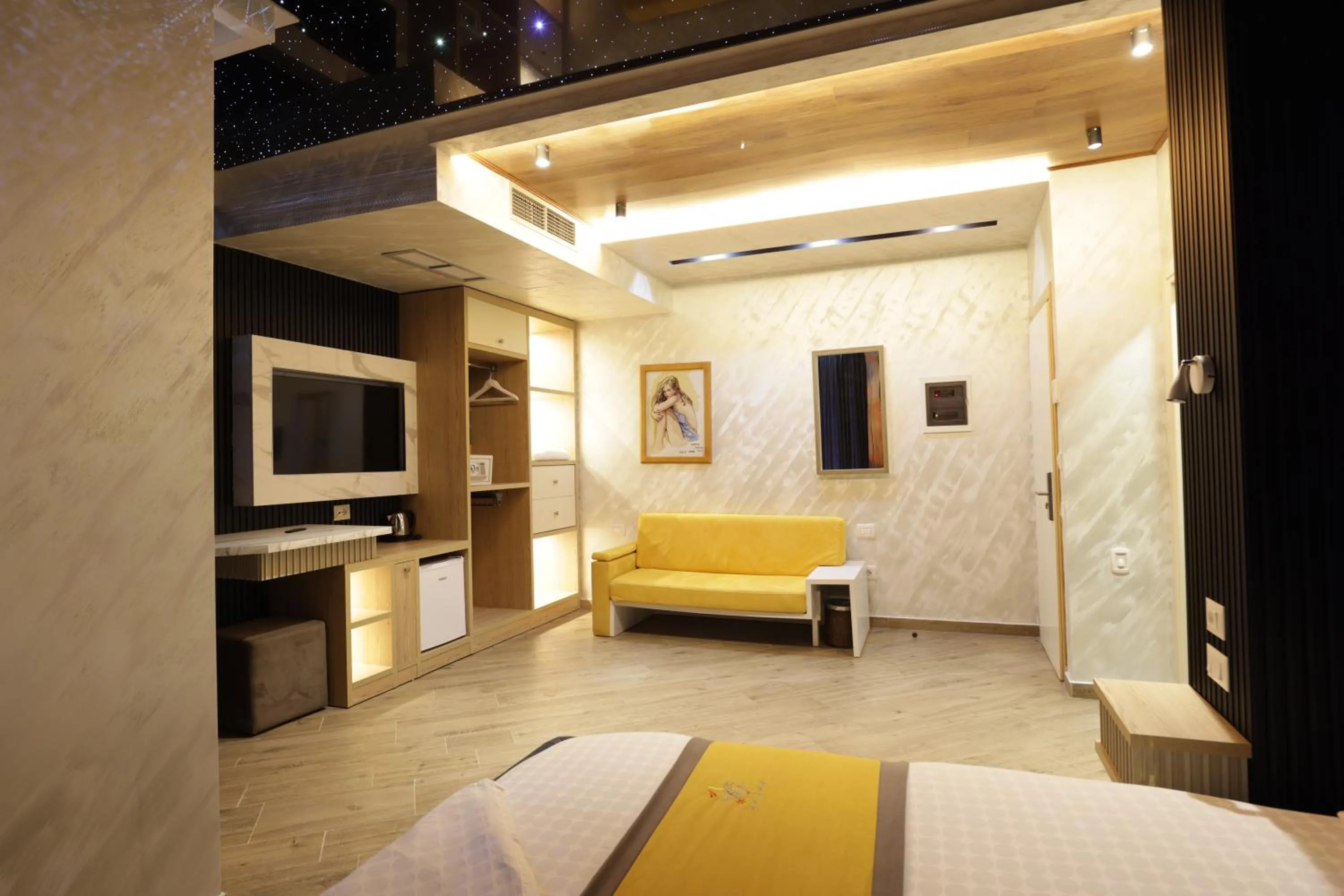 Photo of the whole room, Bed in Vila One Beach Hotel