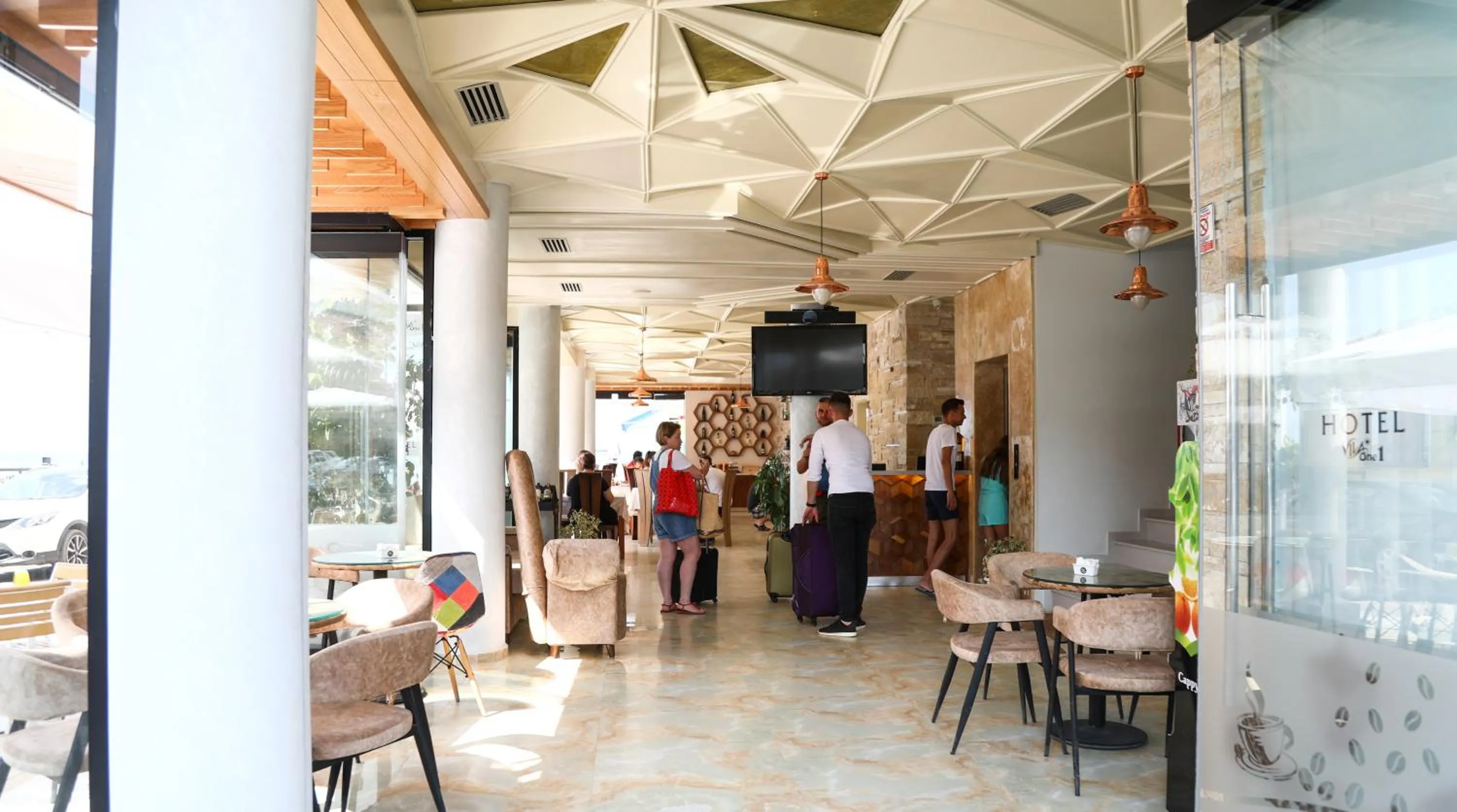 Restaurant/places to eat in Vila One Beach Hotel