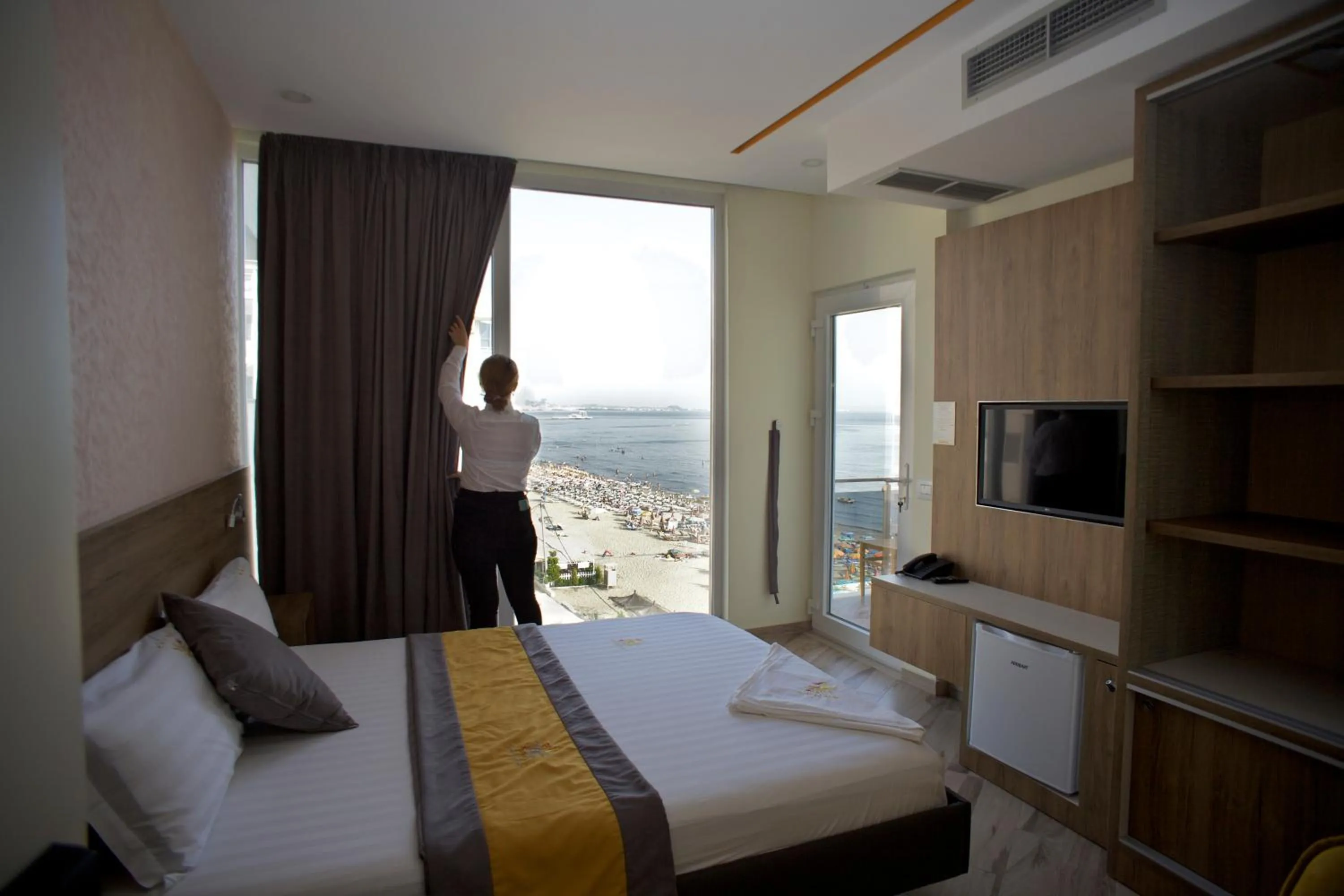 Photo of the whole room, Bed in Vila One Beach Hotel
