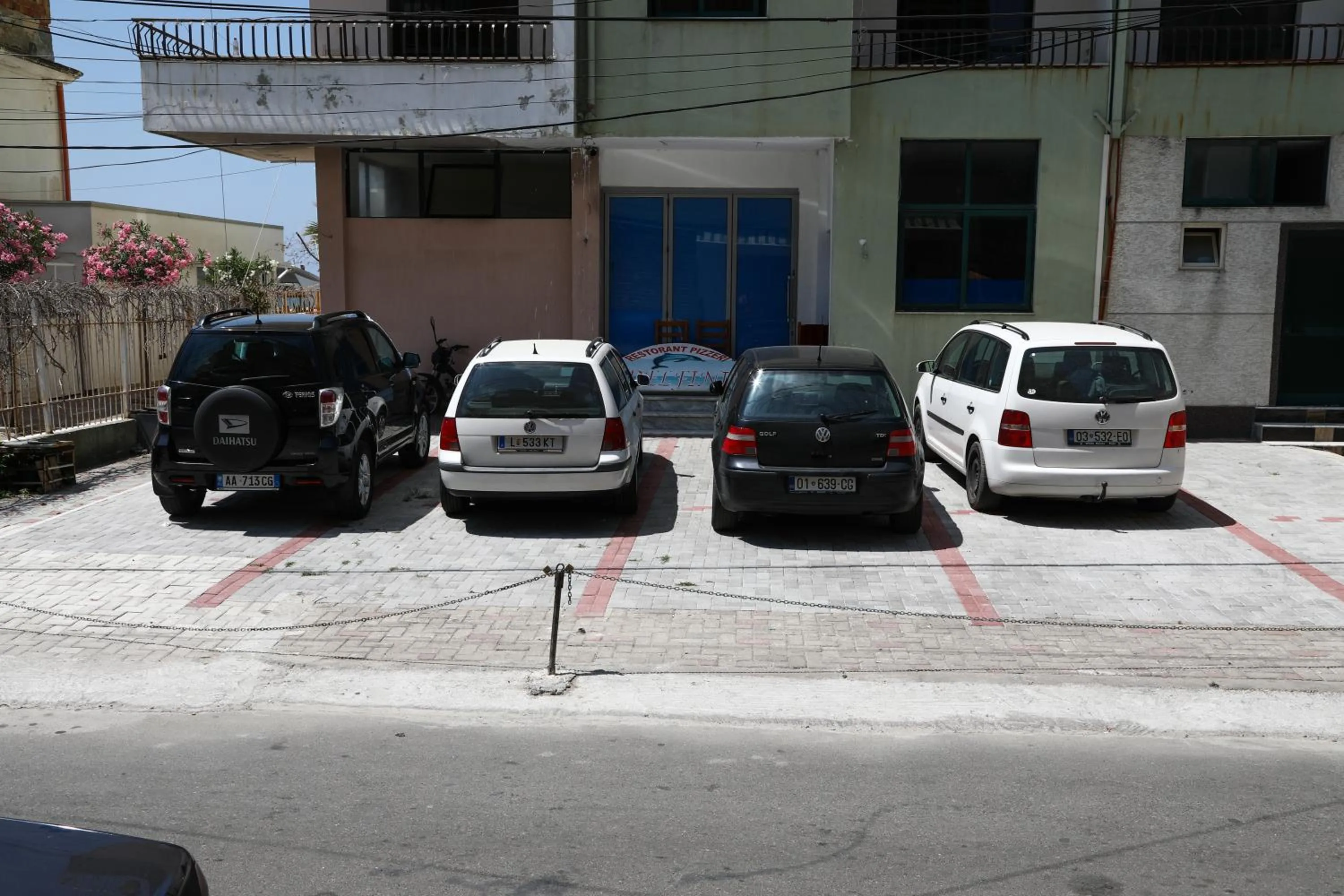 Area and facilities in Vila One Beach Hotel