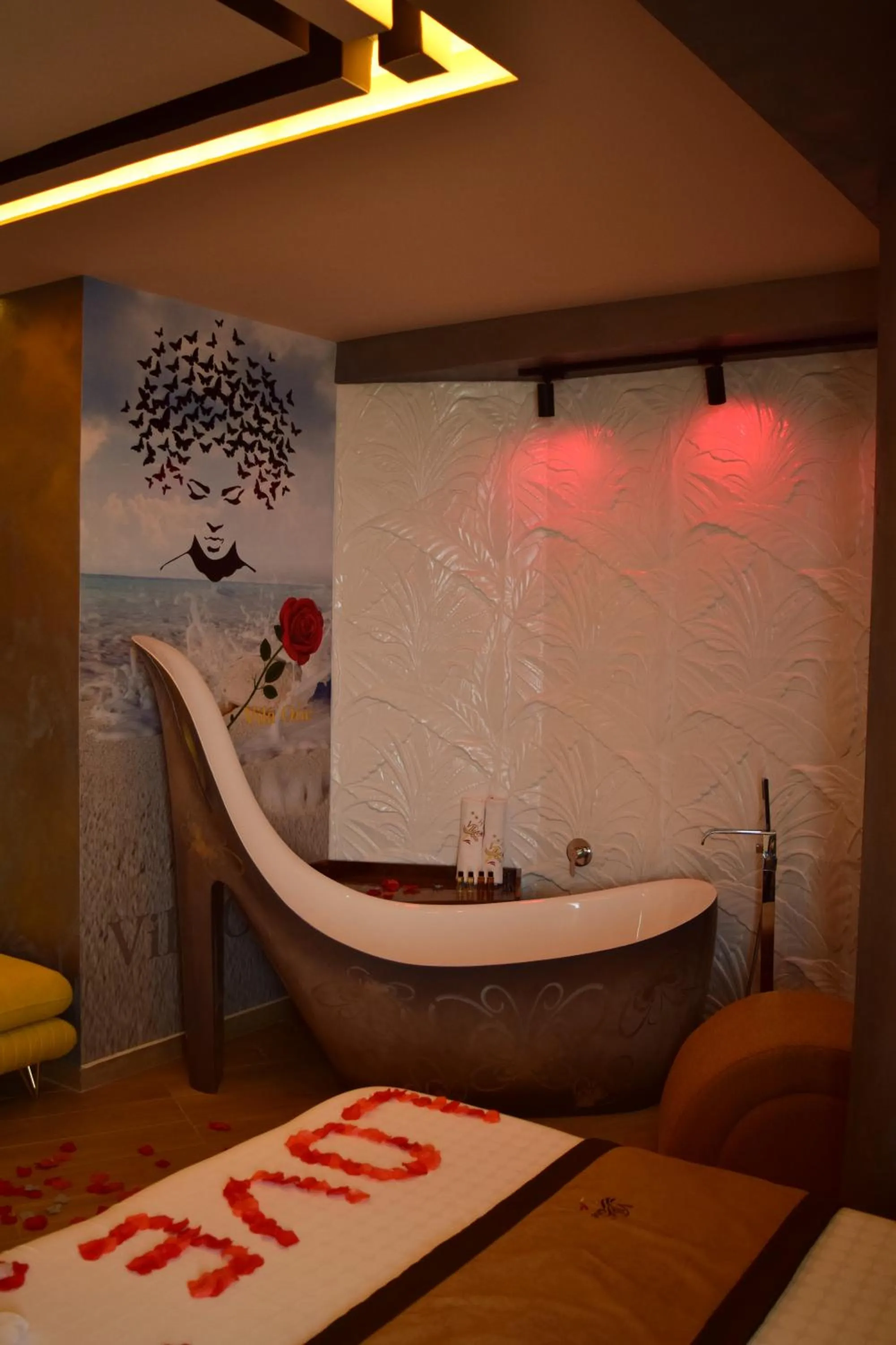 Bathroom in Vila One Beach Hotel
