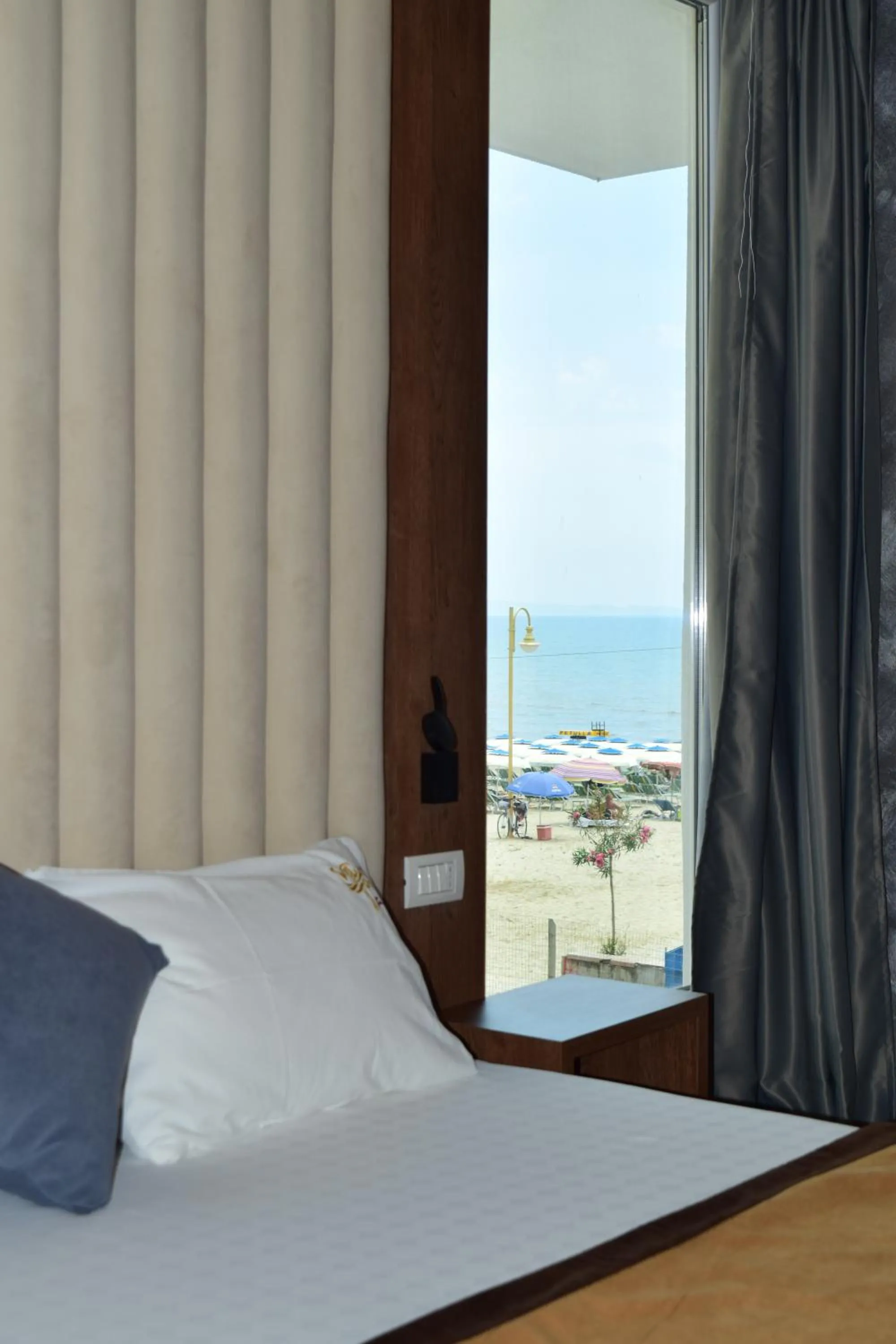 Sea view, Bed in Vila One Beach Hotel