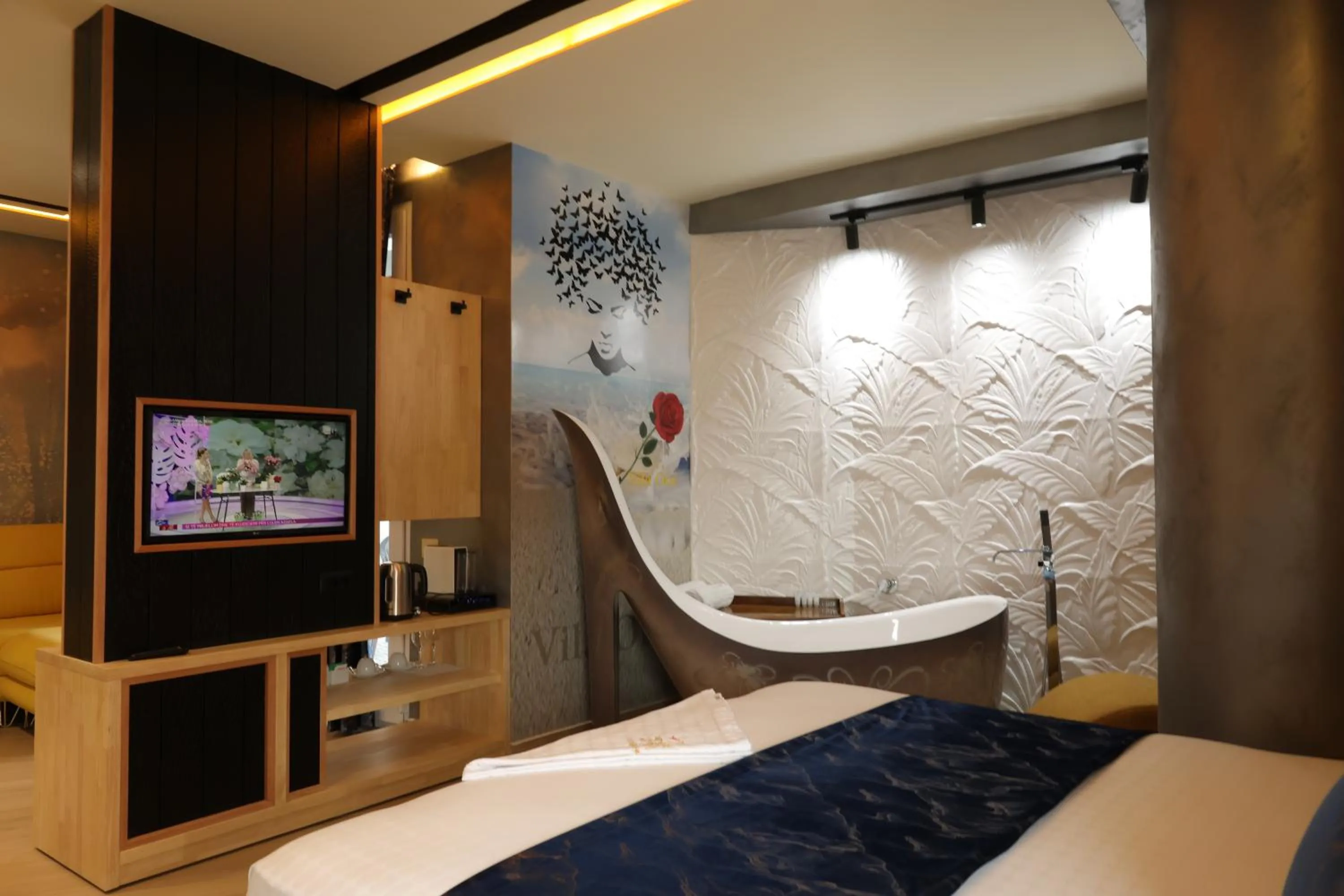 TV and multimedia, Bed in Vila One Beach Hotel