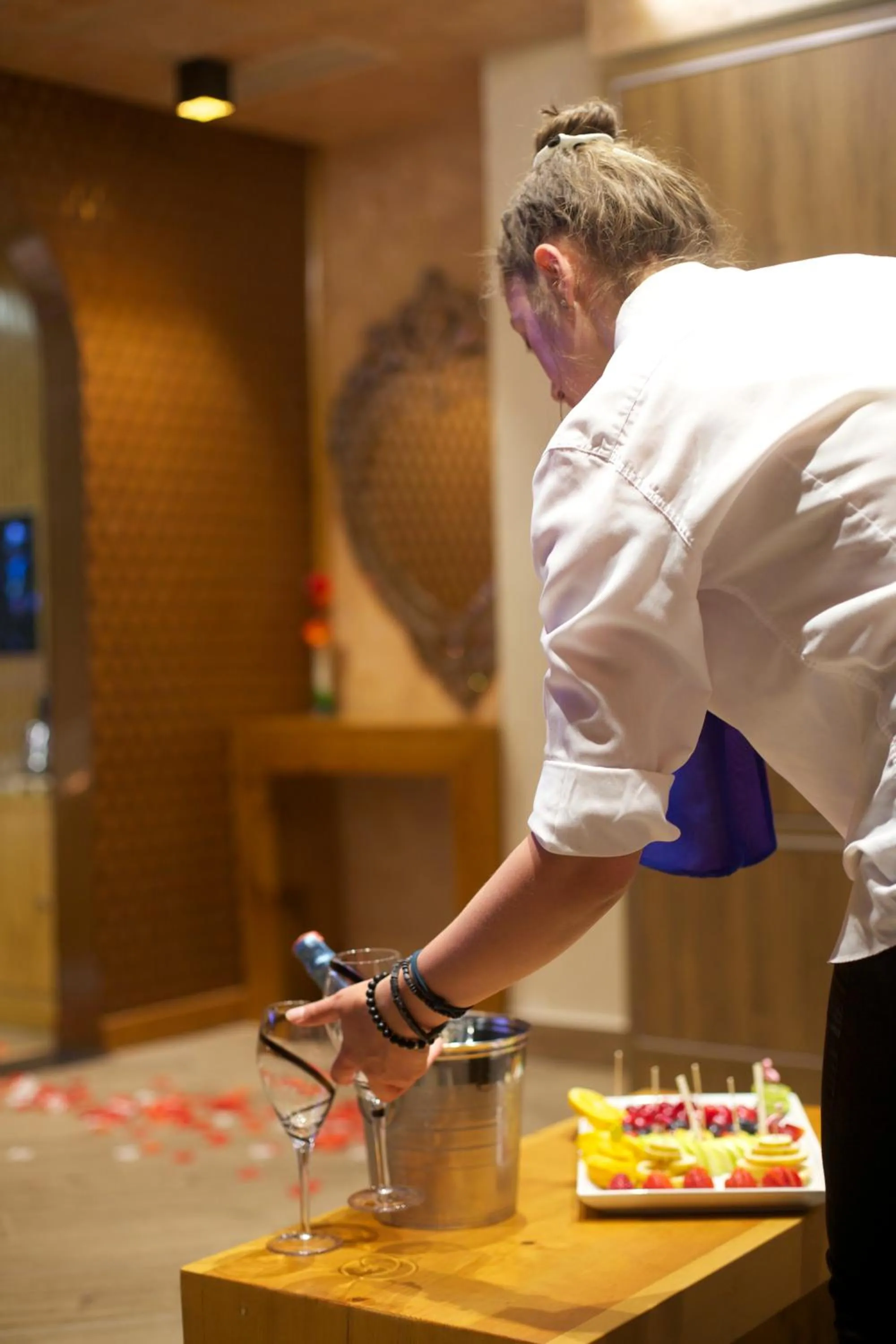 Food and drinks in Vila One Beach Hotel