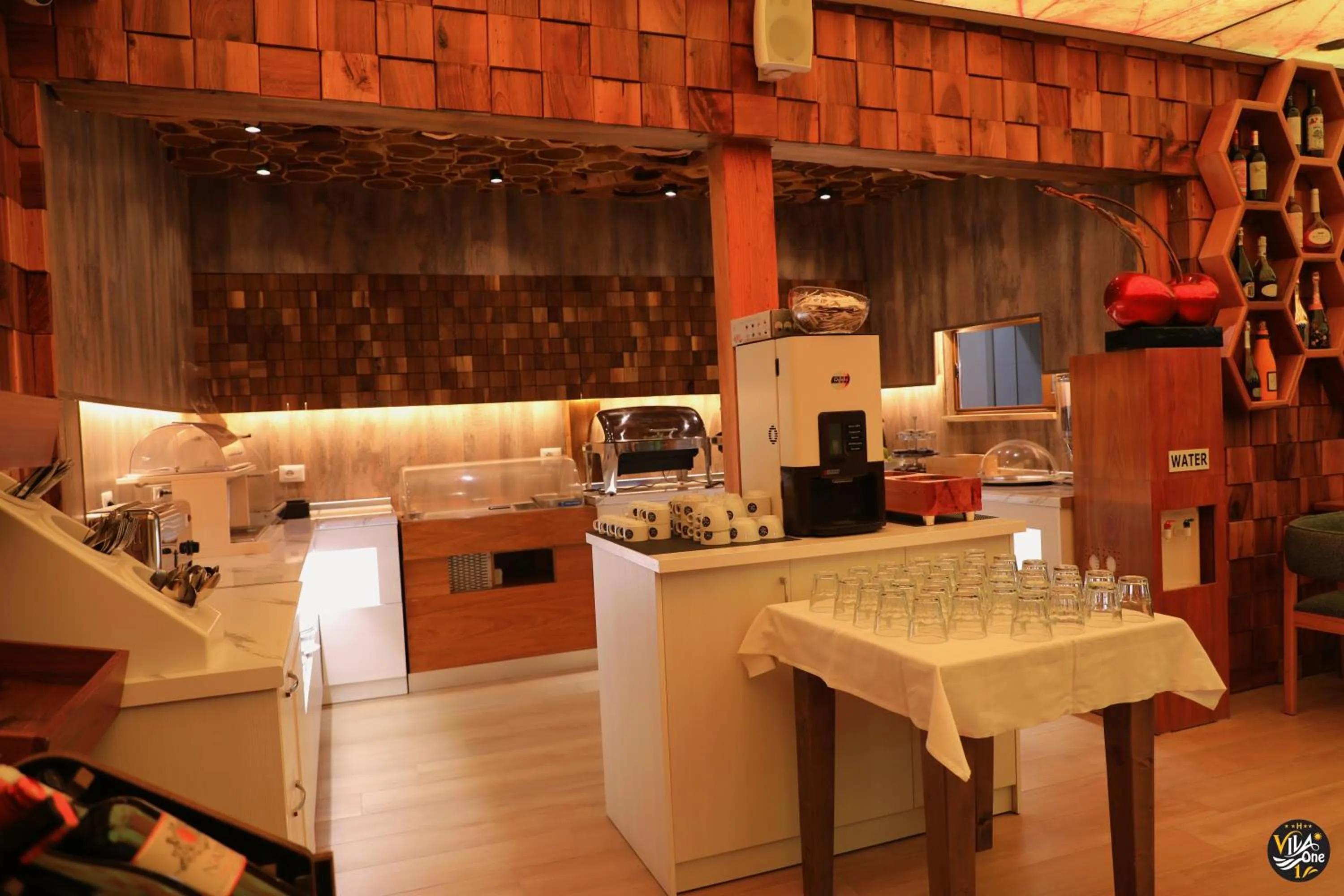 Coffee/tea facilities in Vila One Beach Hotel