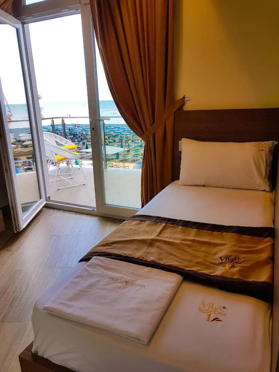 Bedroom, Bed in Vila One Beach Hotel