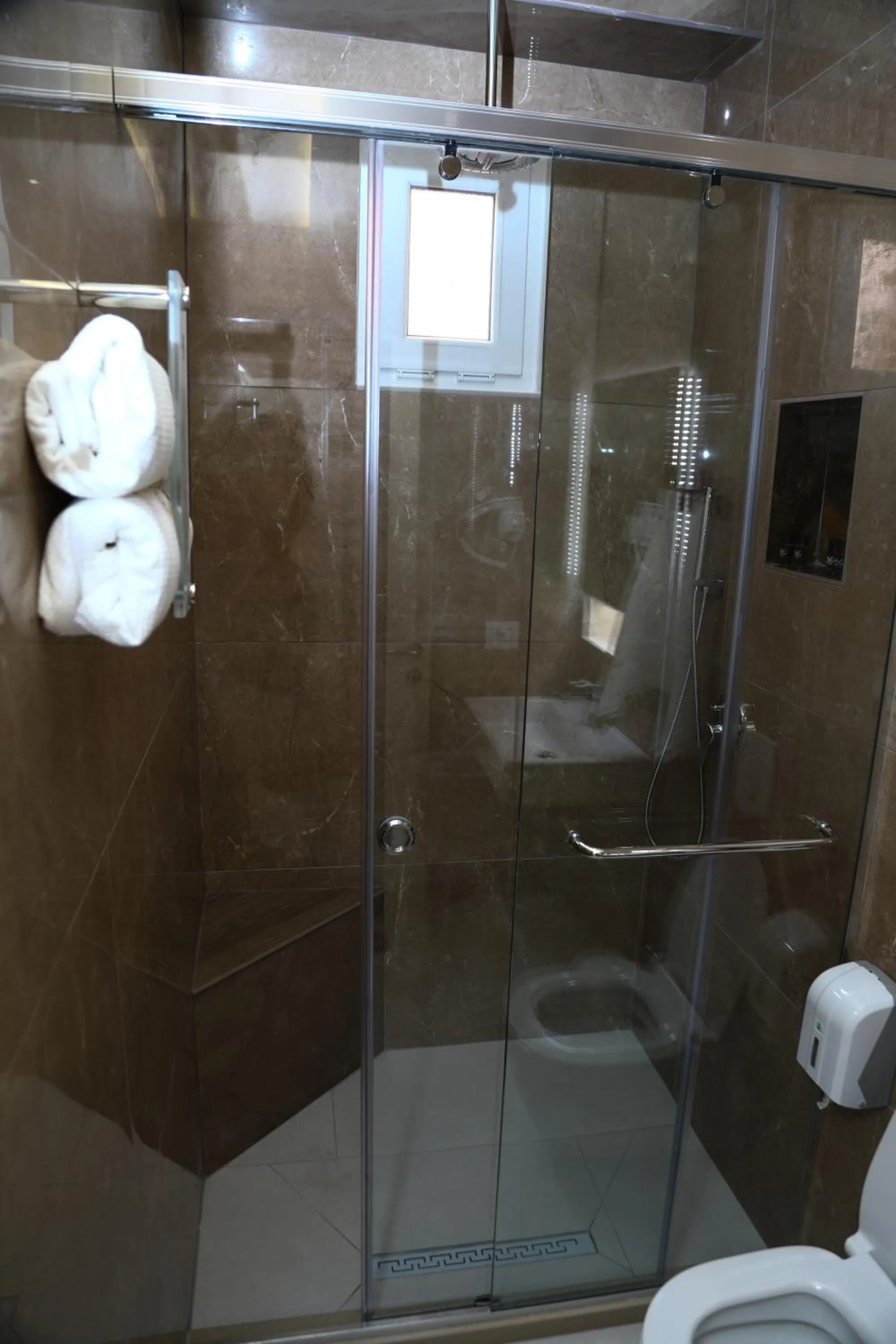 Bathroom in Vila One Beach Hotel