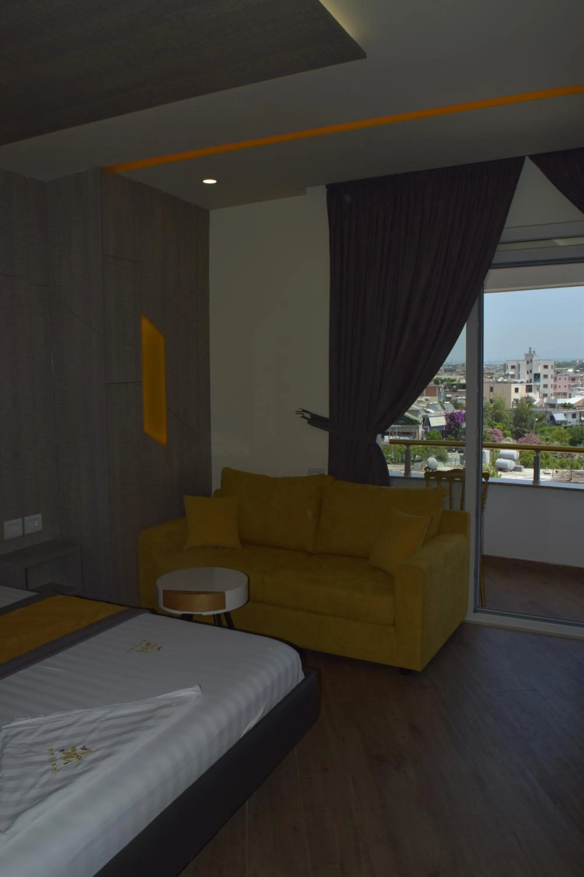 Bed in Vila One Beach Hotel