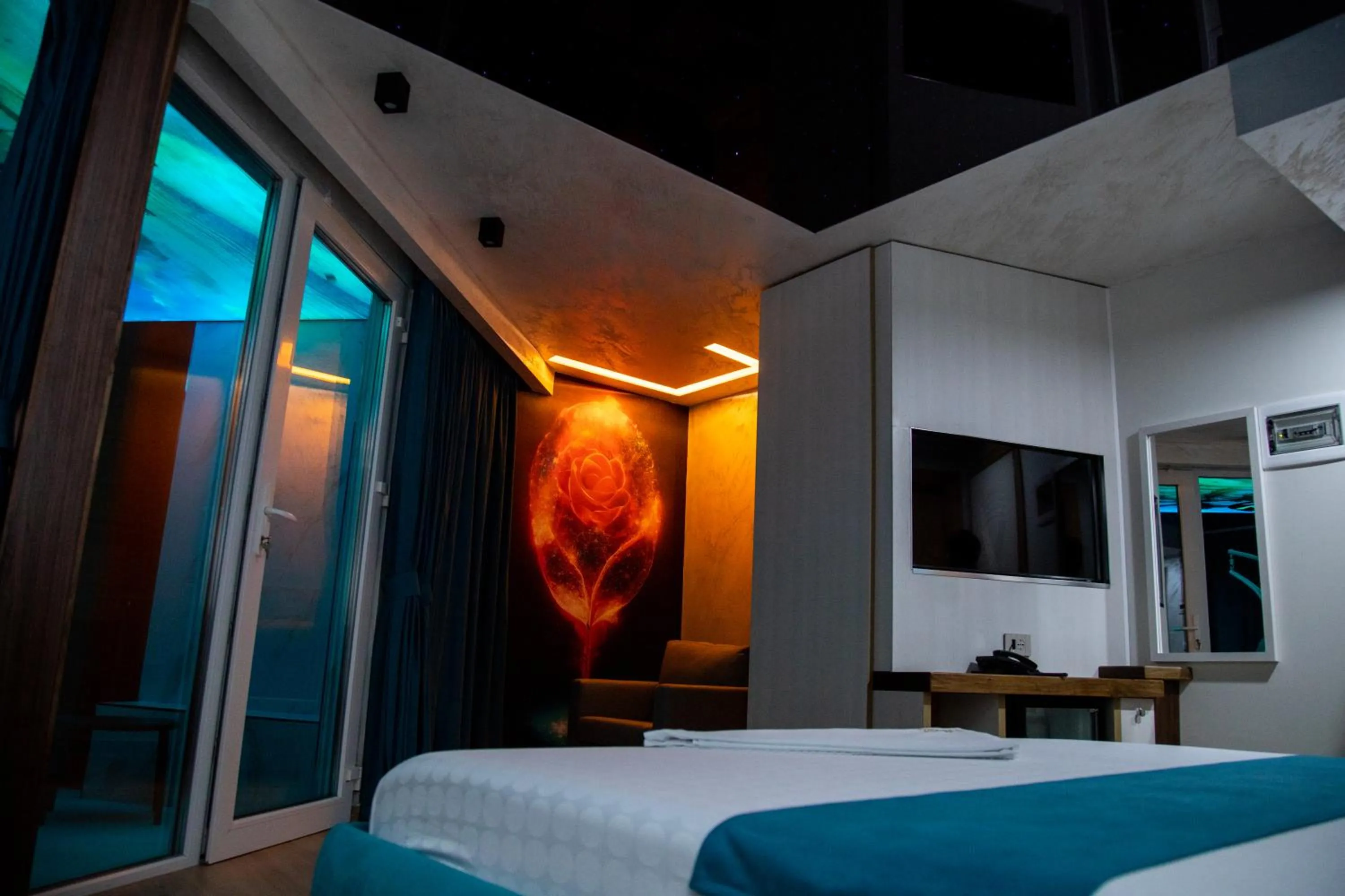 Bed in Vila One Beach Hotel