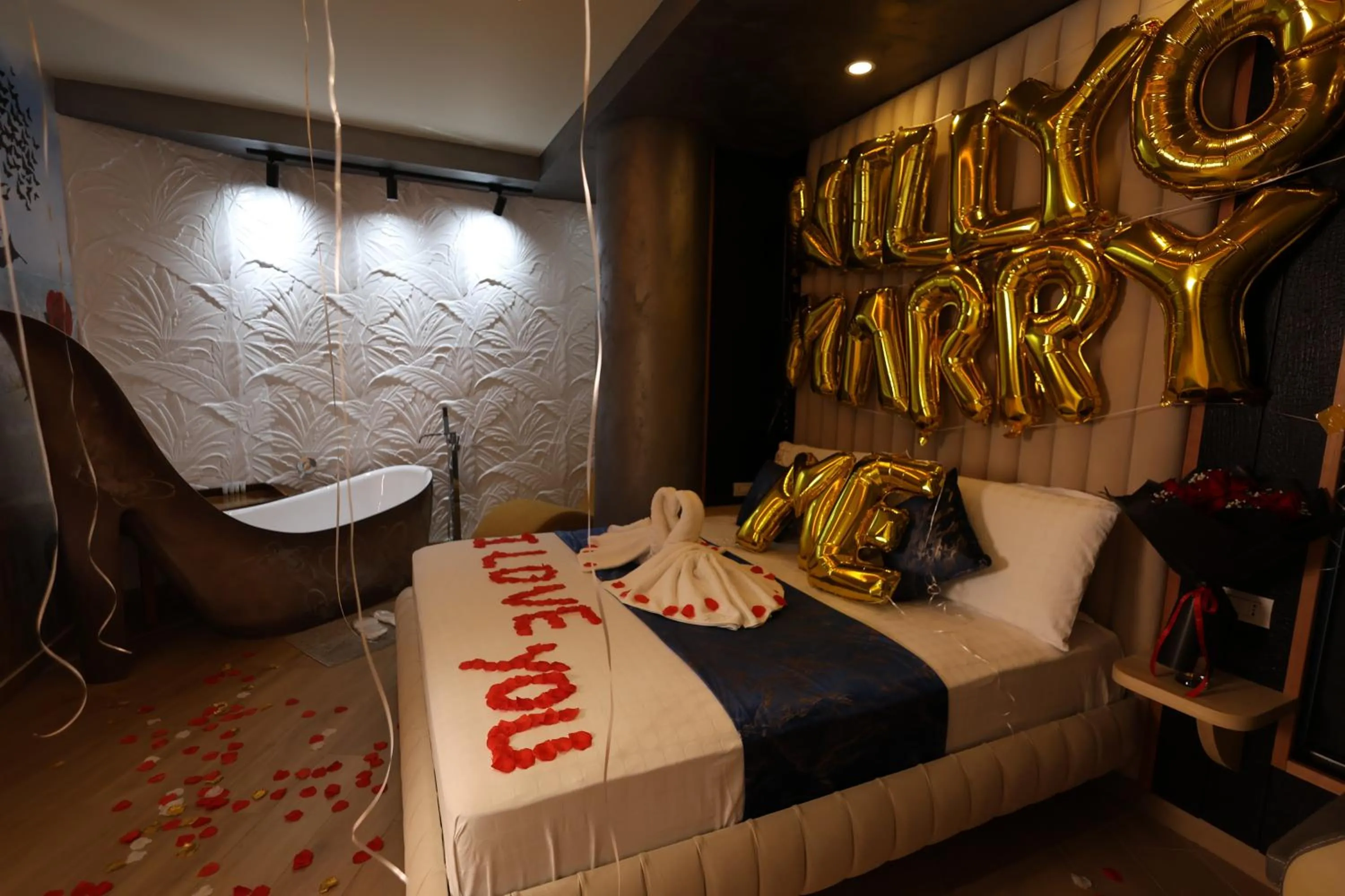 Bed in Vila One Beach Hotel