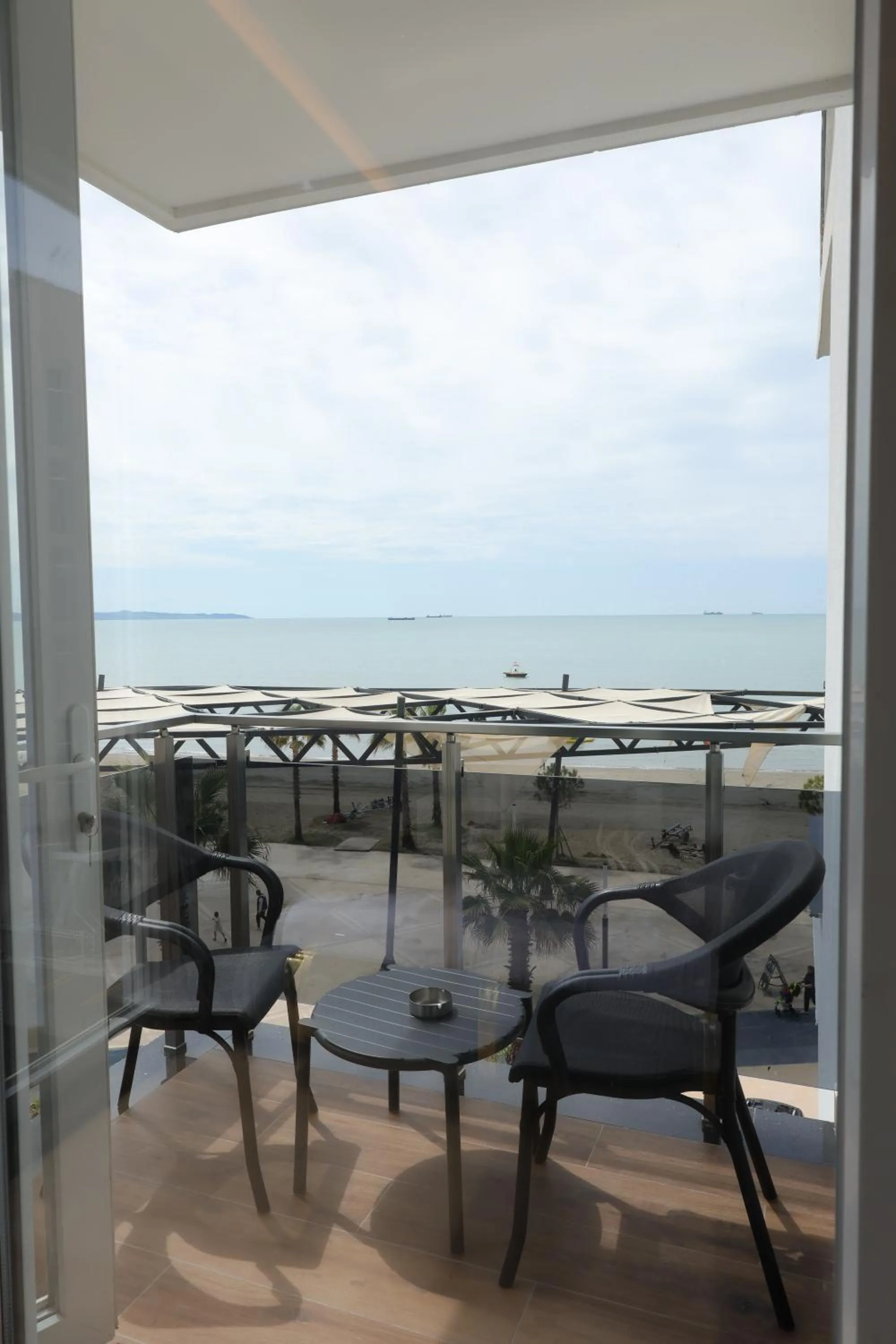 Balcony/Terrace in Vila One Beach Hotel