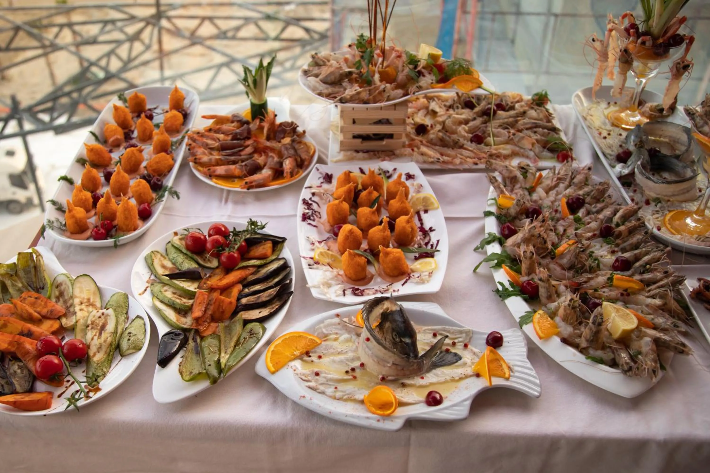 Food and drinks in Vila One Beach Hotel