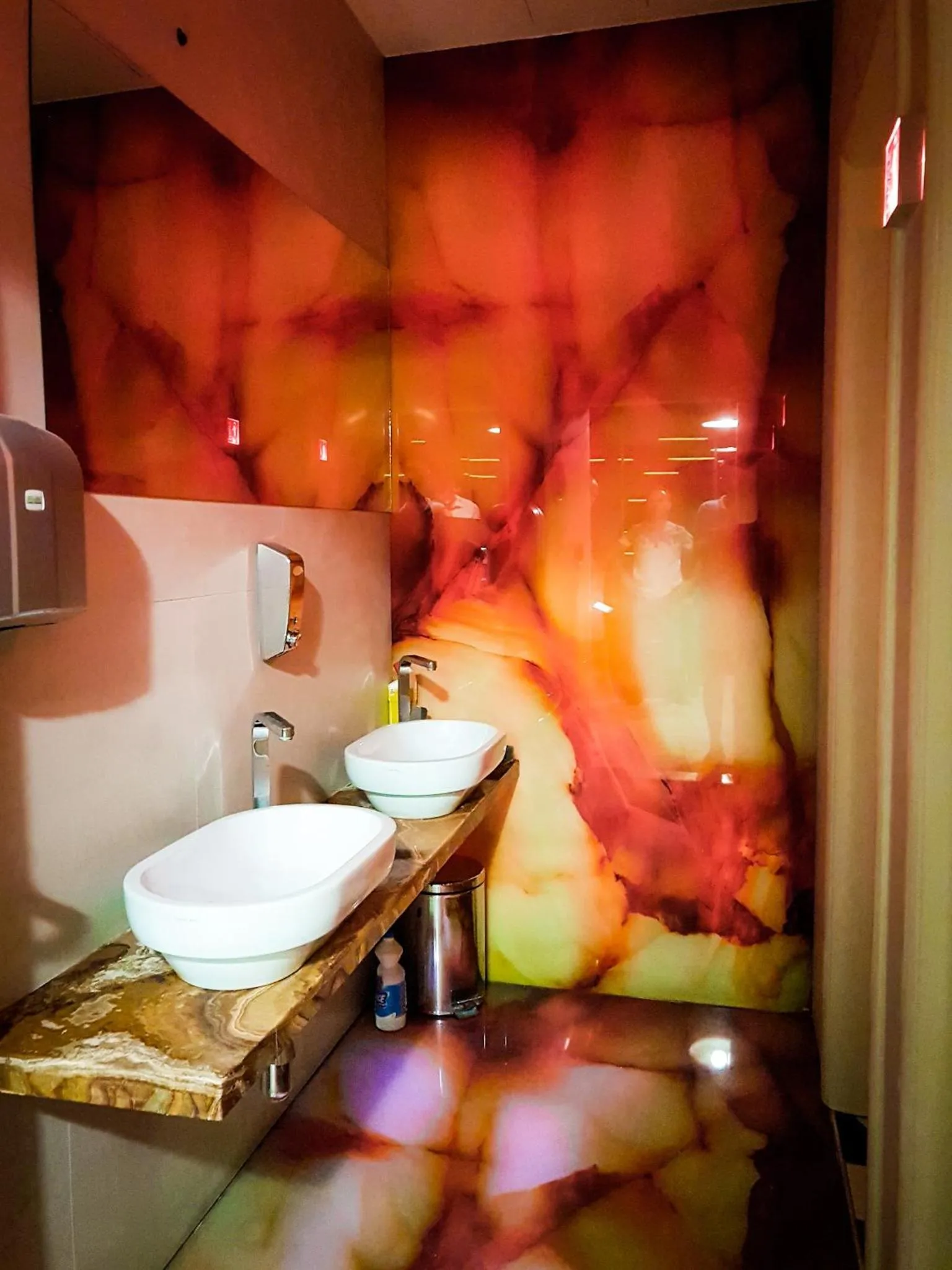 Bathroom in Vila One Beach Hotel