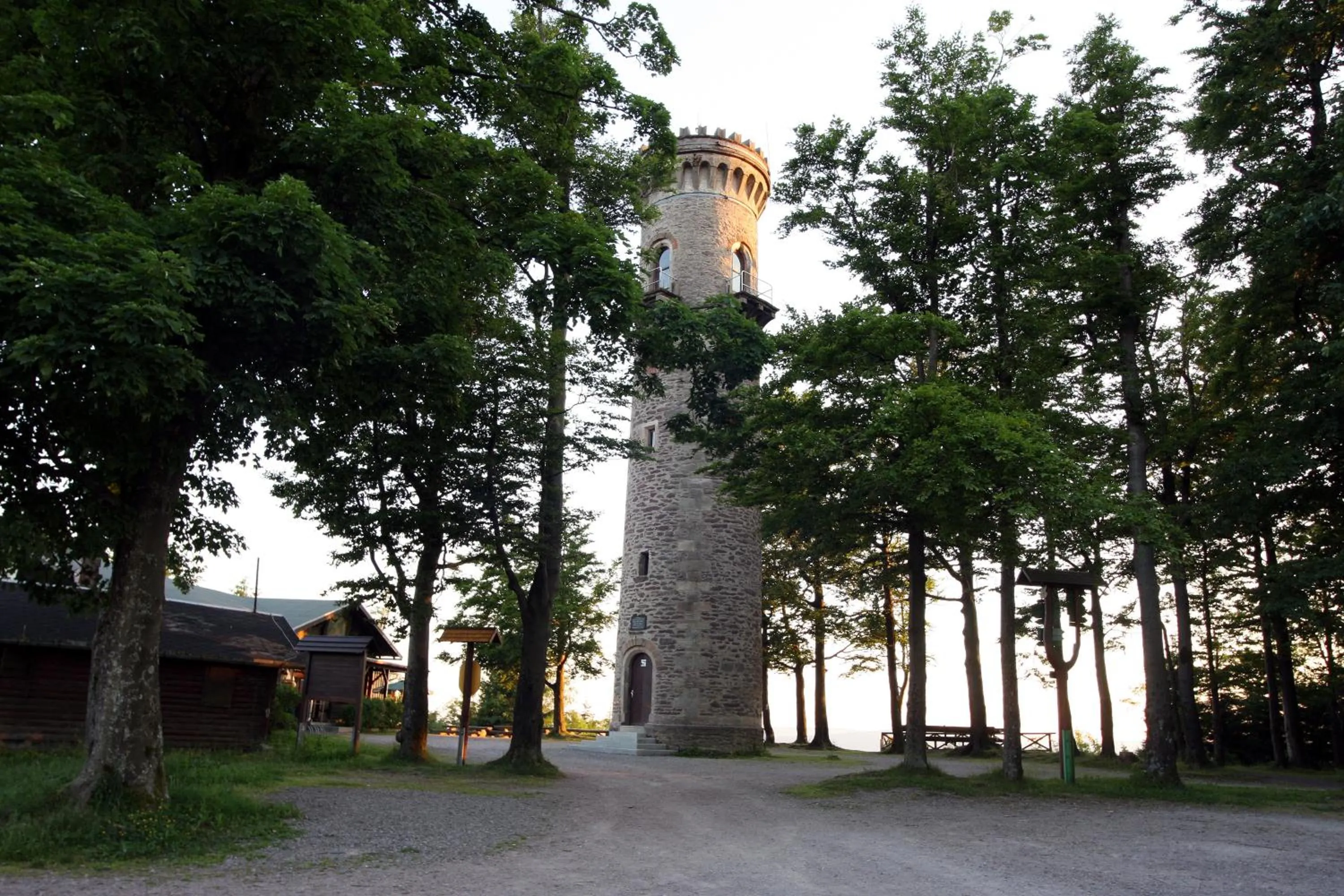 Nearby landmark in Ilmenauer Hof