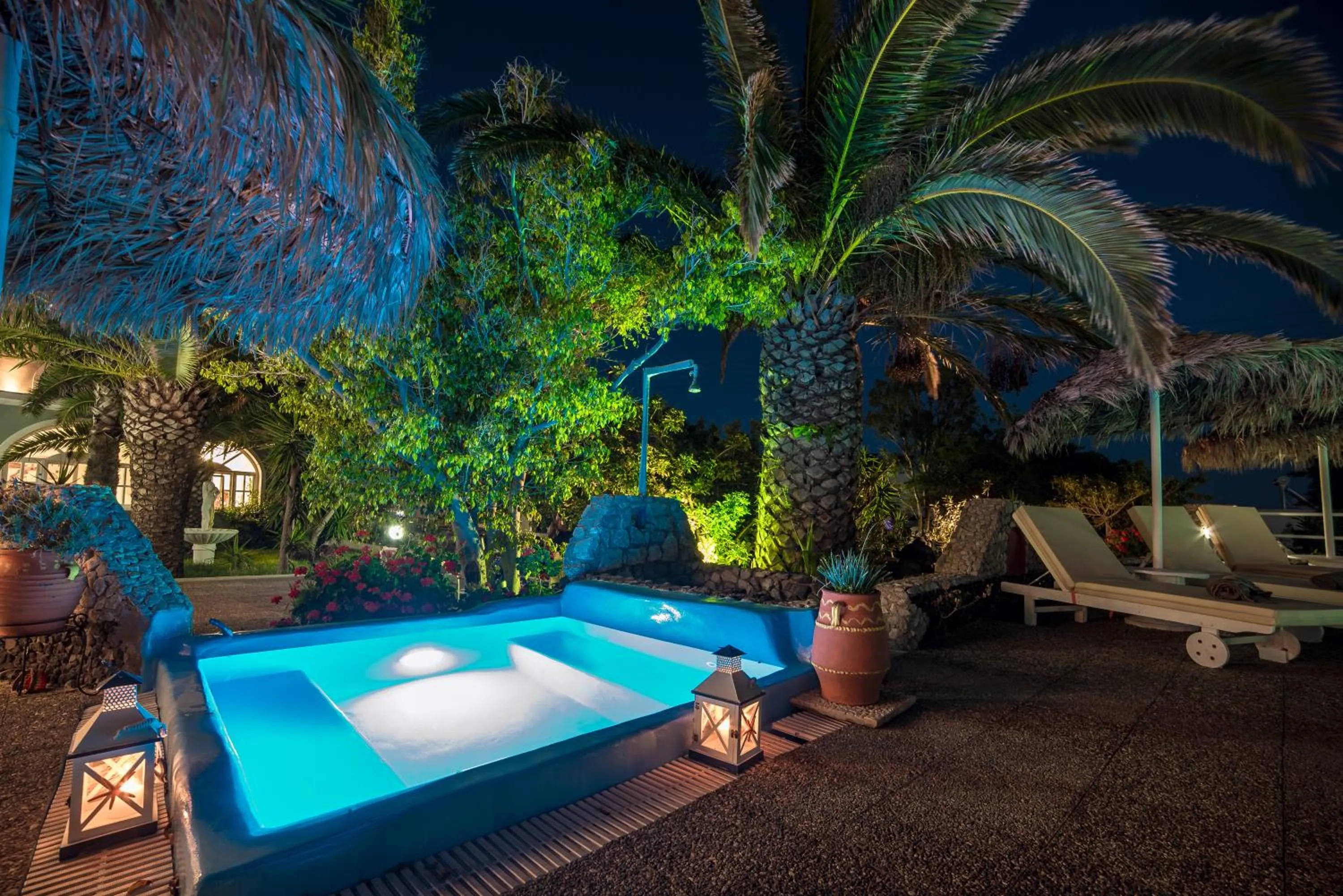 Swimming pool in Pantheon Hotel