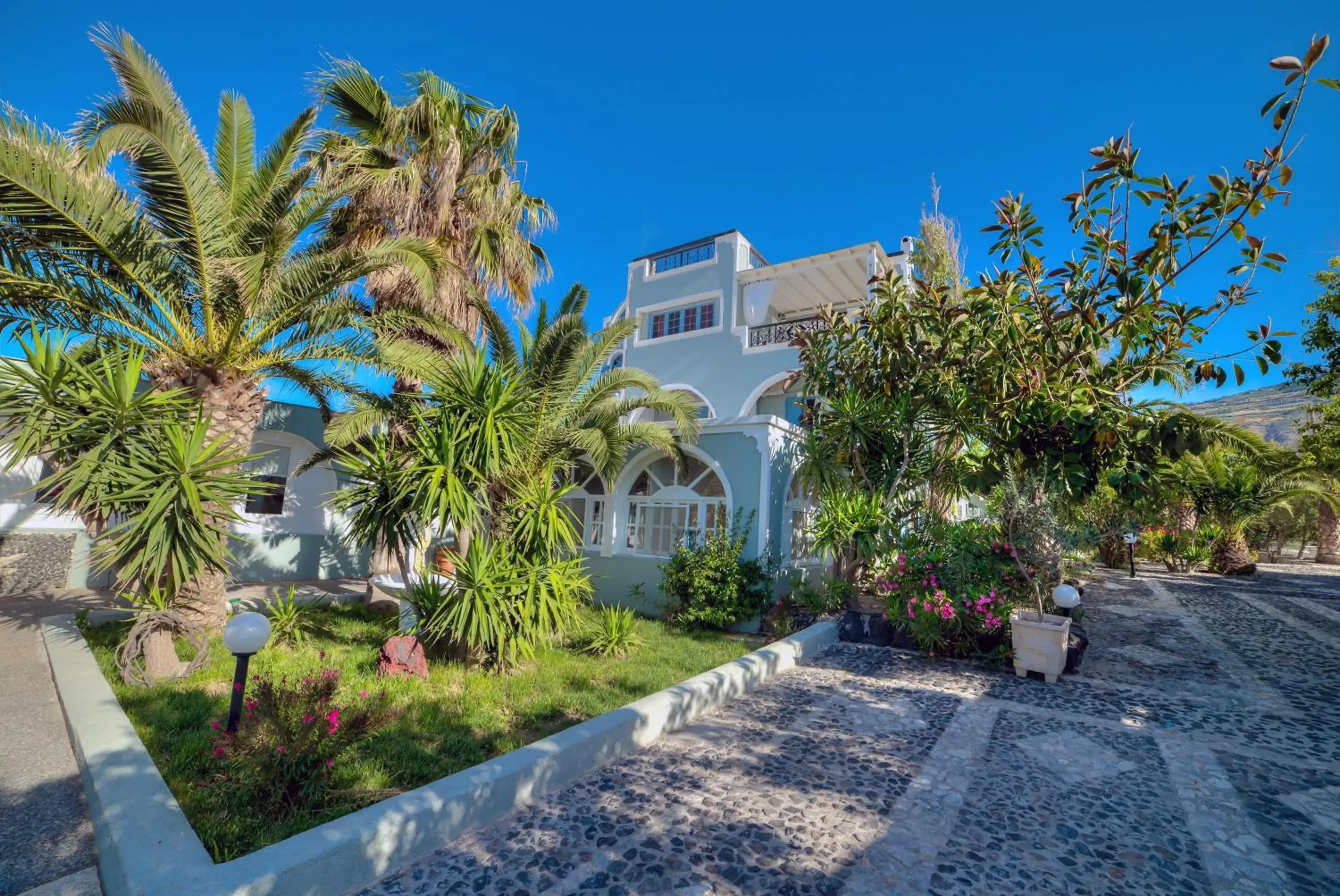 Facade/entrance in Pantheon Hotel Facade/entrance in Pantheon Hotel