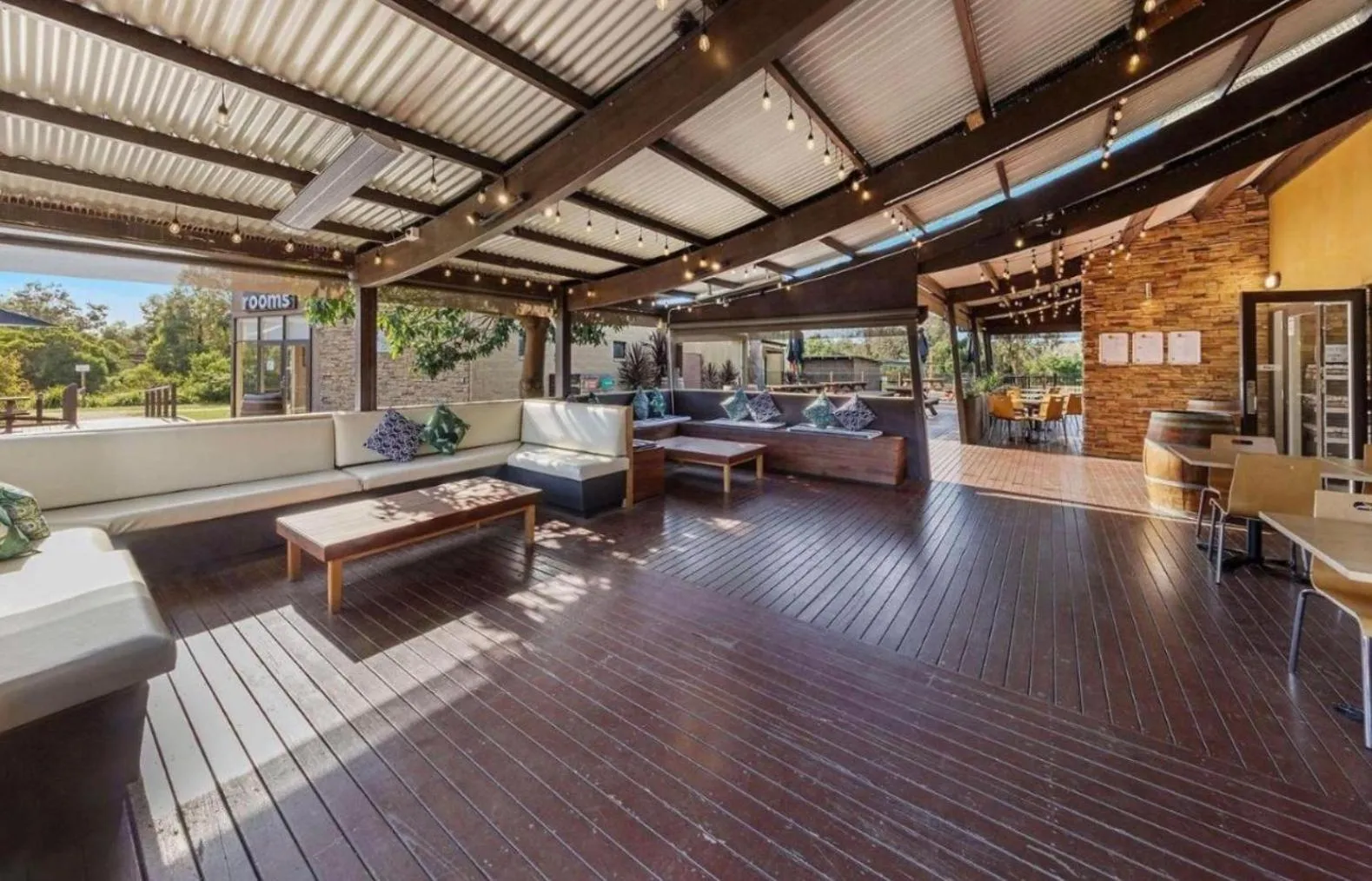 Restaurant/places to eat in The Nature Resort Villas Ramada Resort