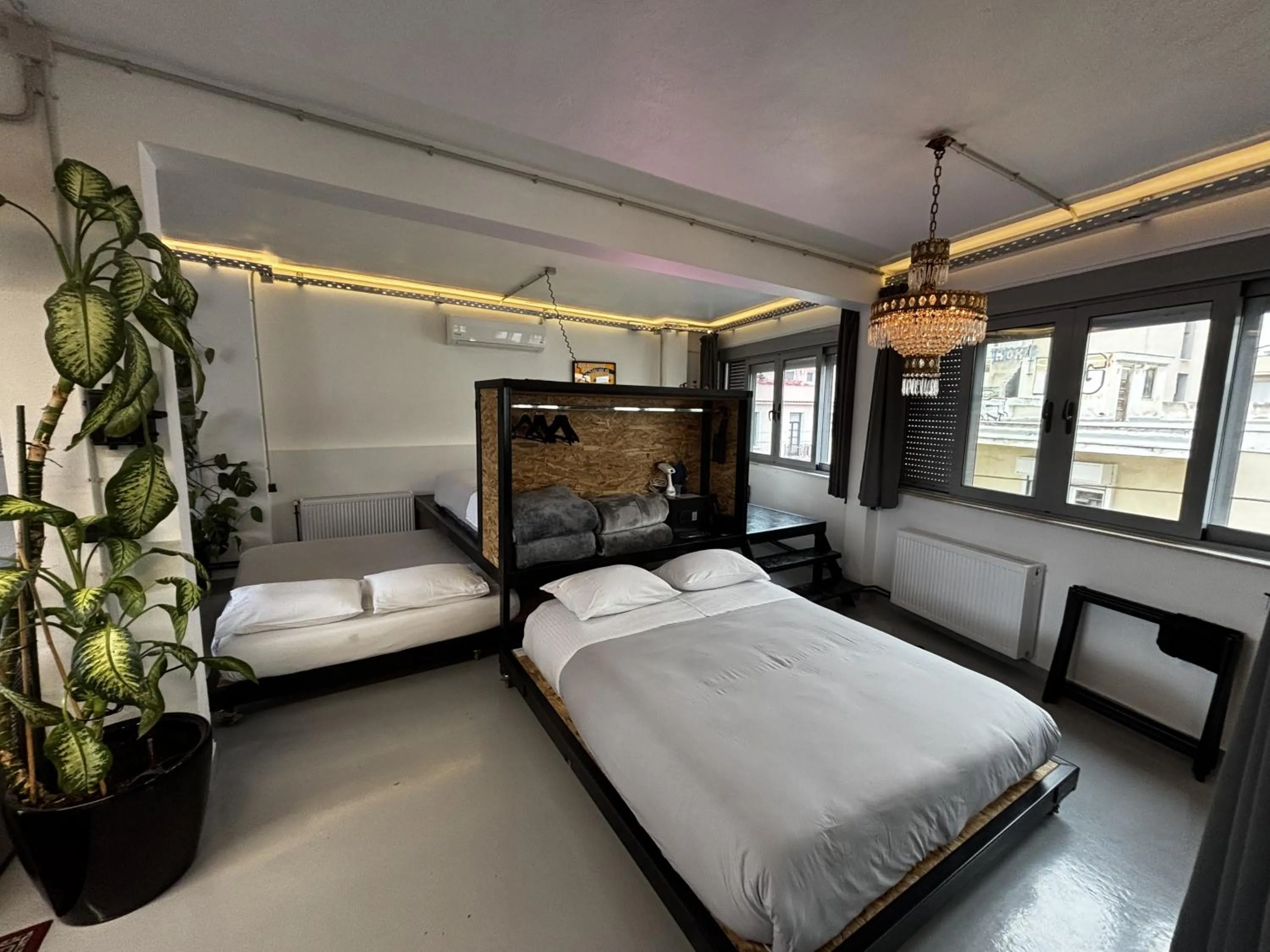 Monastiraki #WallsFree CityCenter- Unspoiled Athens Apartments