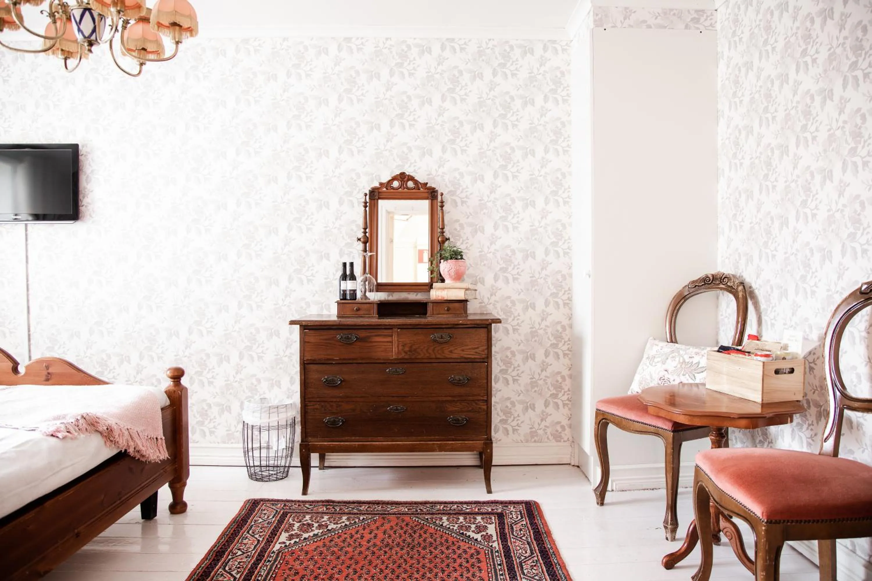 Photo of the whole room, Bed in Grand Hotel Lysekil