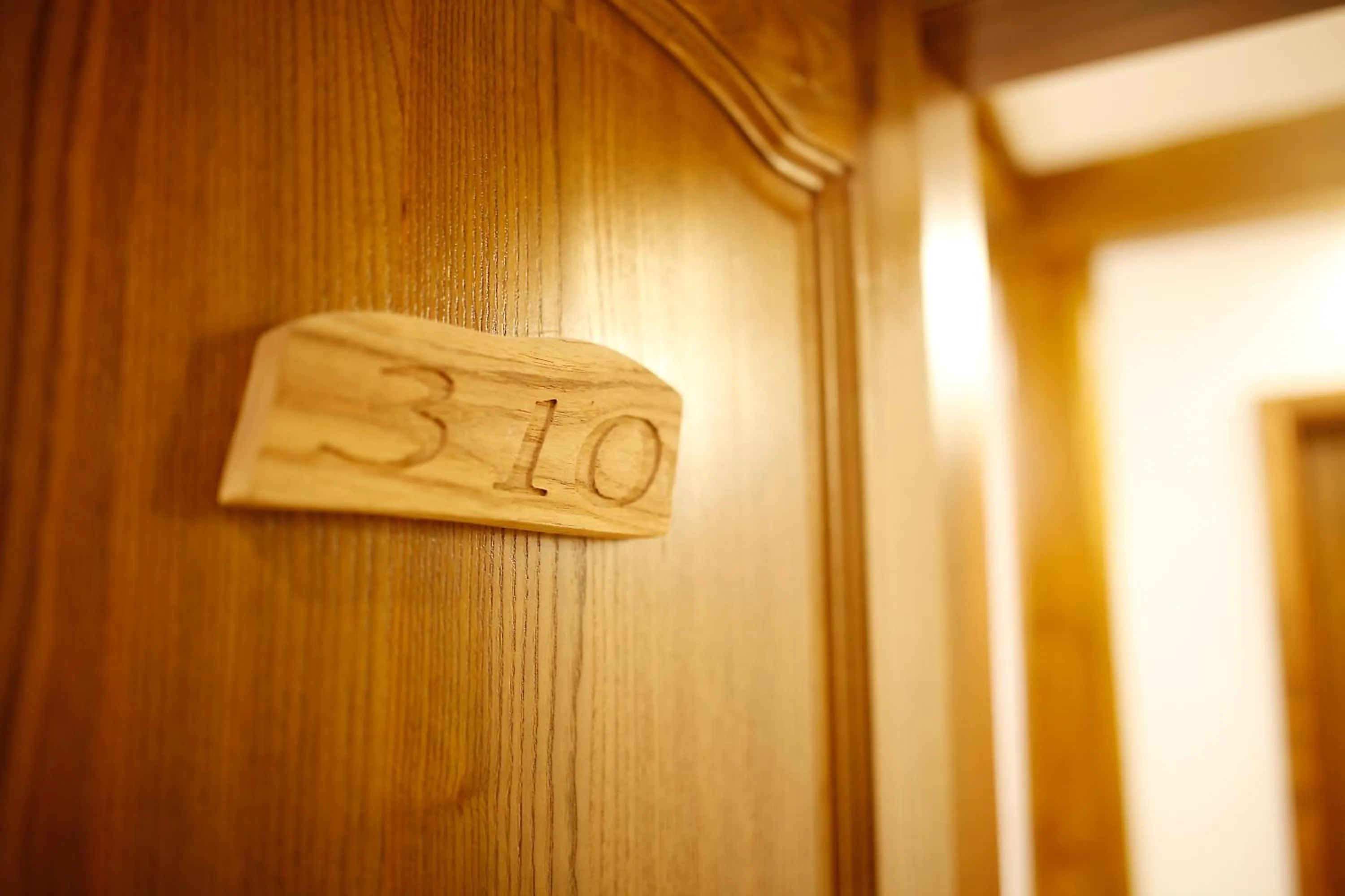 Decorative detail in Guihua Road 106th Hostel