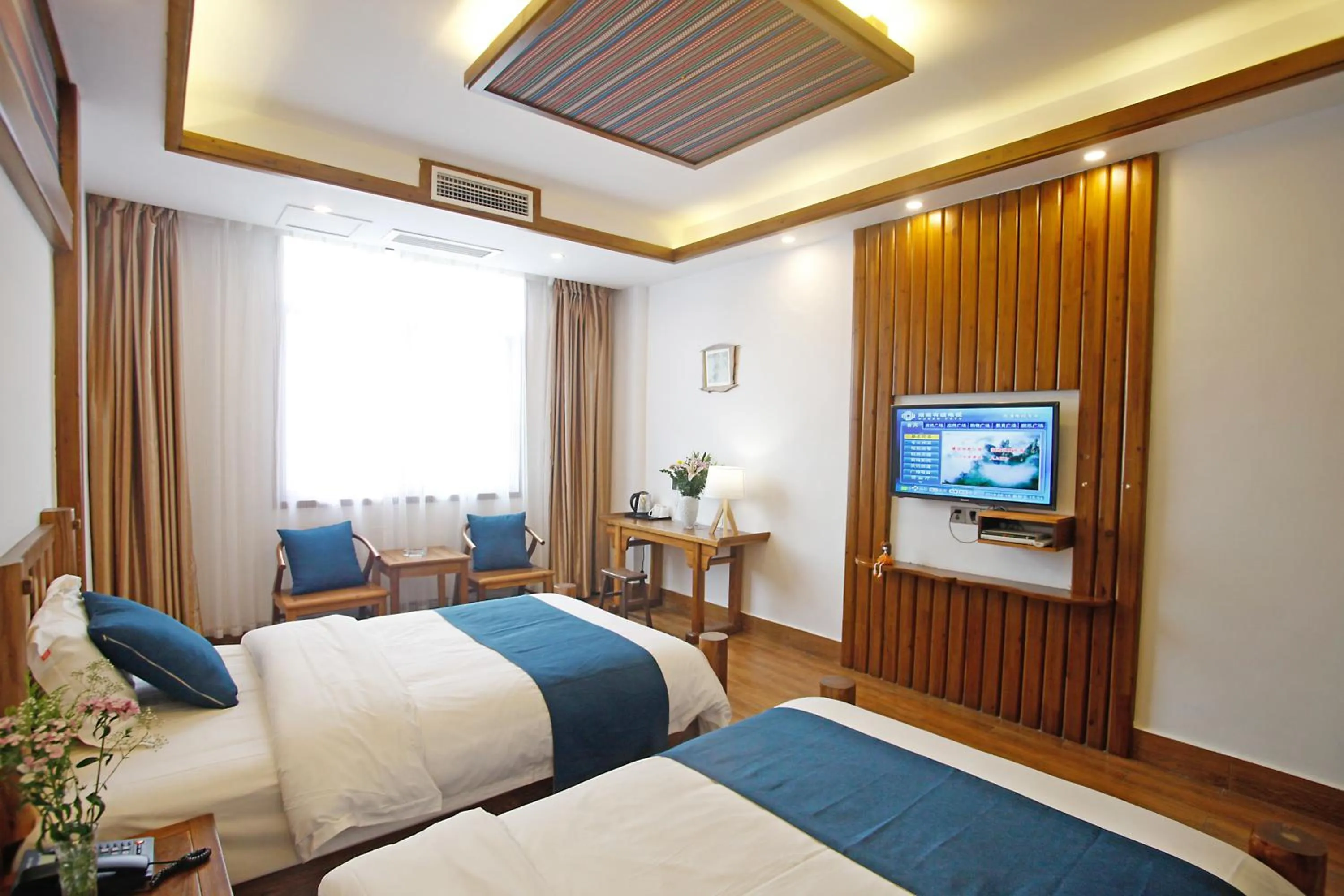 Decorative detail, Bed in Guihua Road 106th Hostel