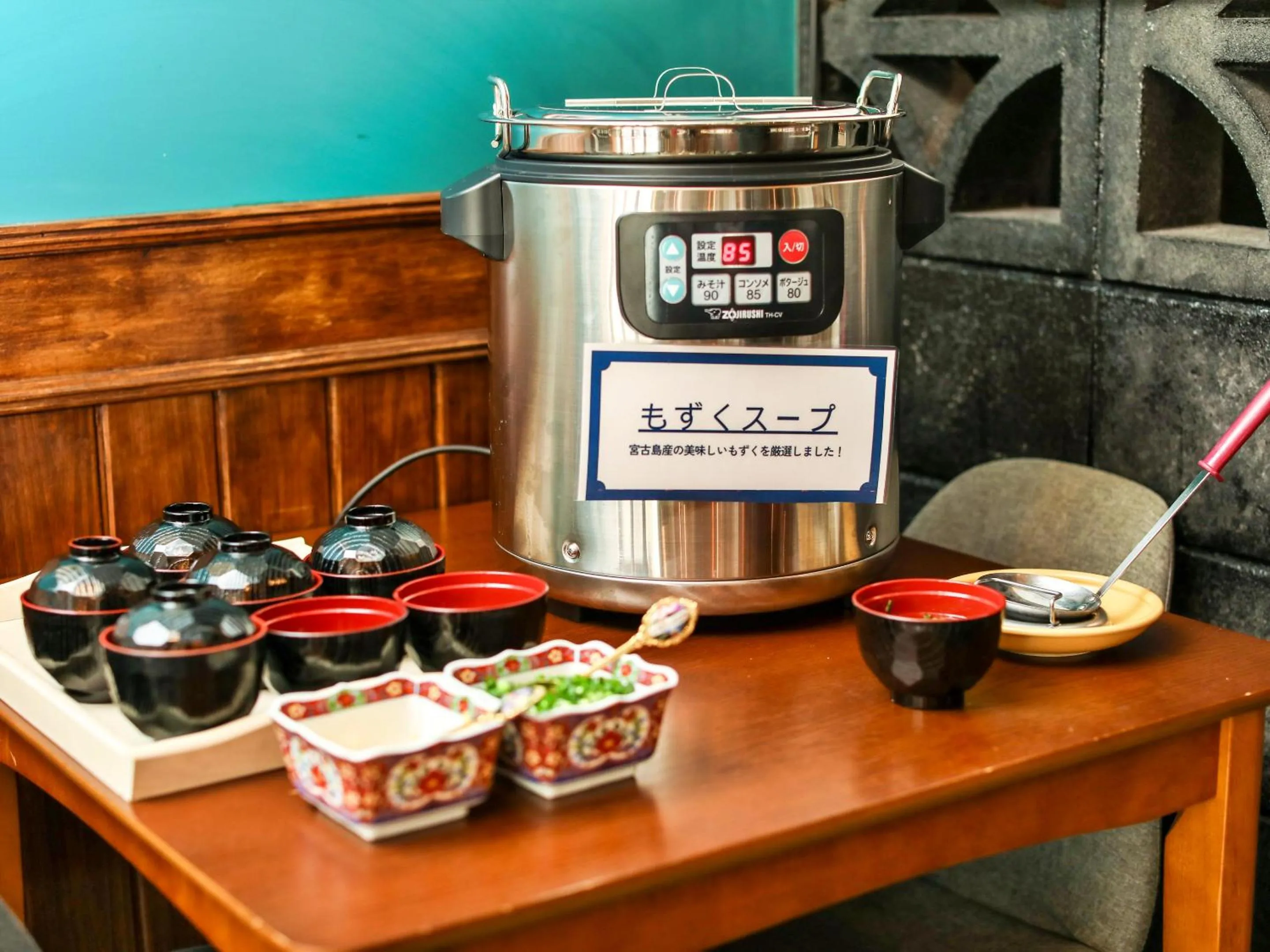 Breakfast in Hotel 385