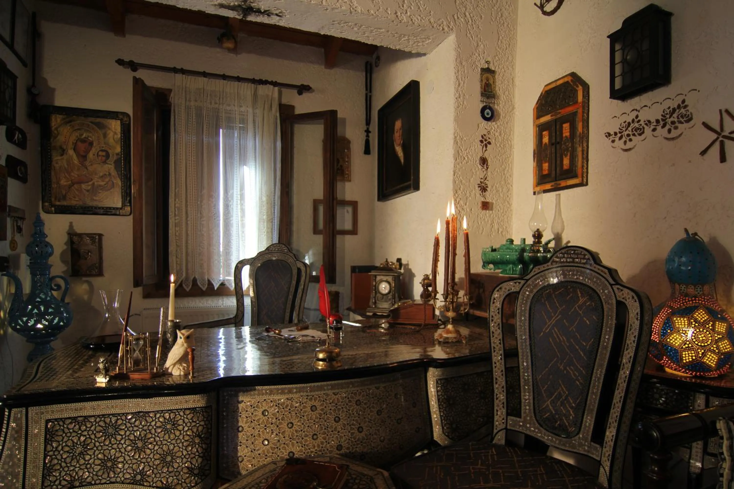 Lobby or reception in Chateaux Constantin Agistro