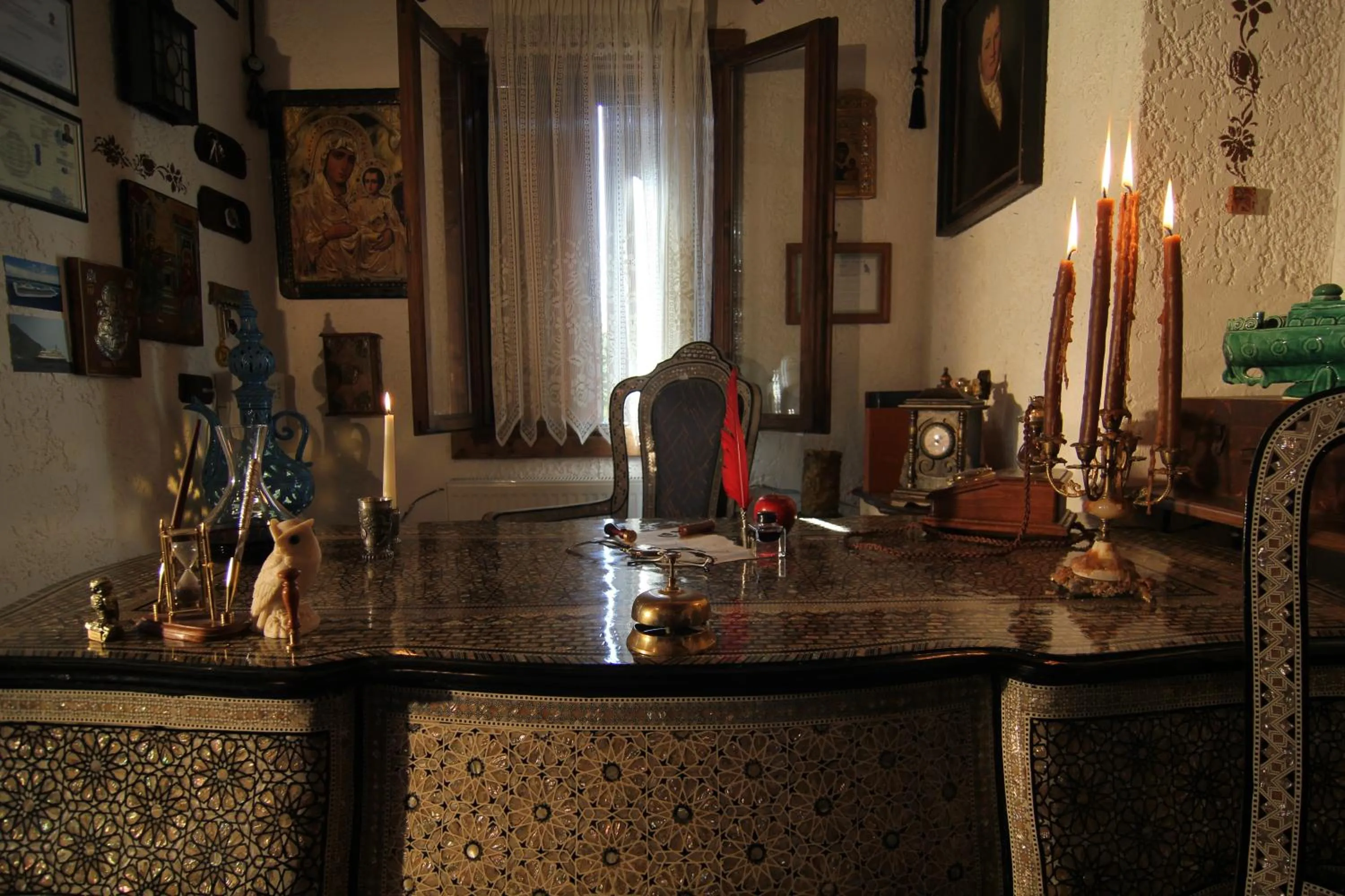 Decorative detail in Chateaux Constantin Agistro