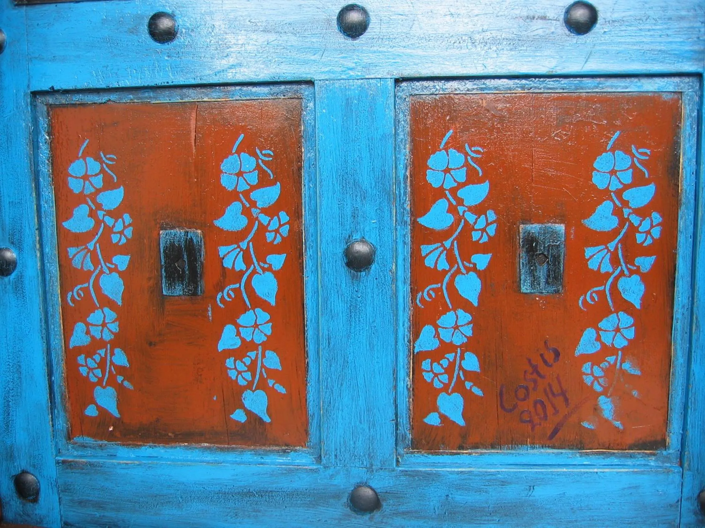 Facade/entrance in Chateaux Constantin Agistro