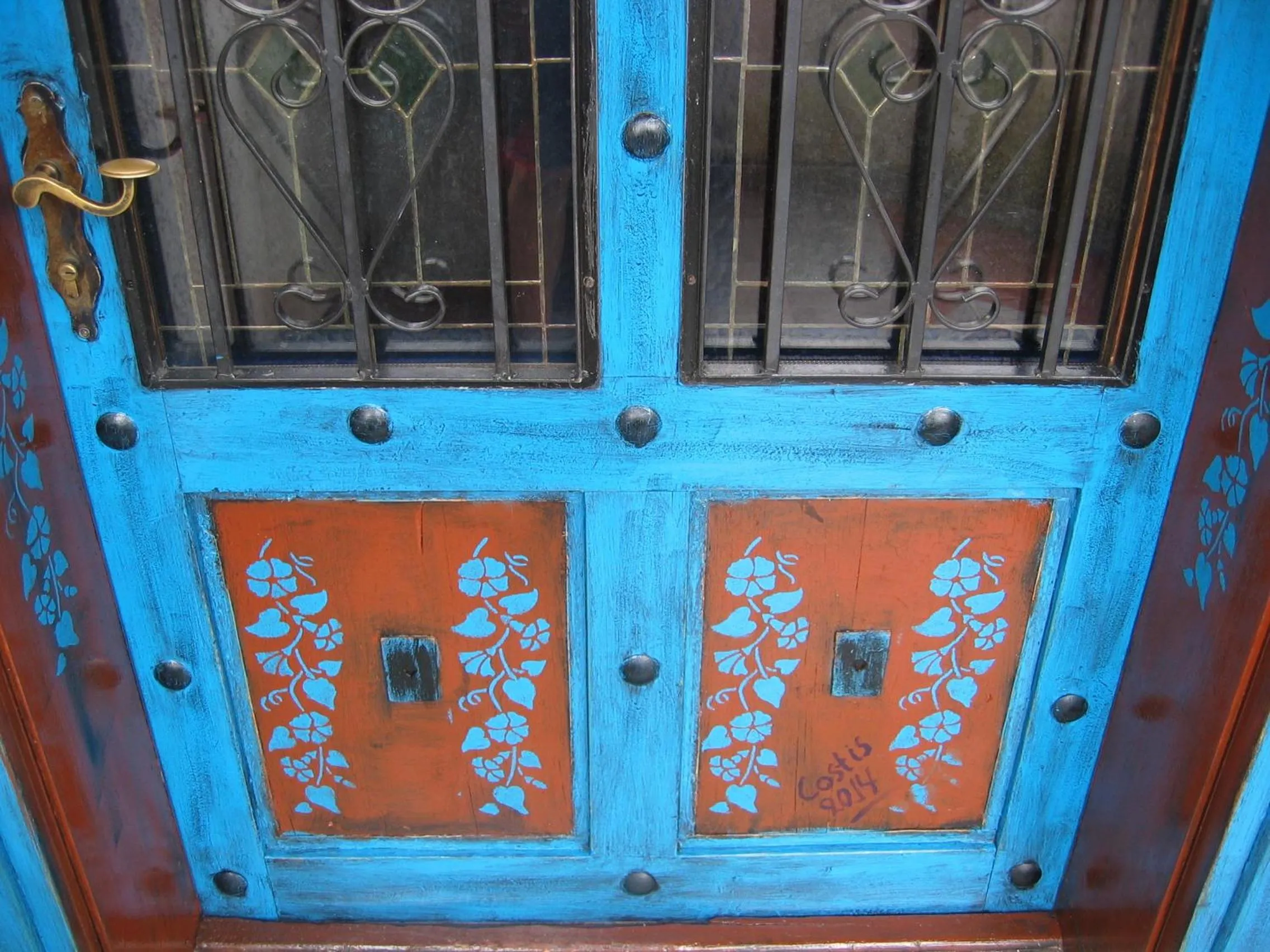 Facade/entrance in Chateaux Constantin Agistro