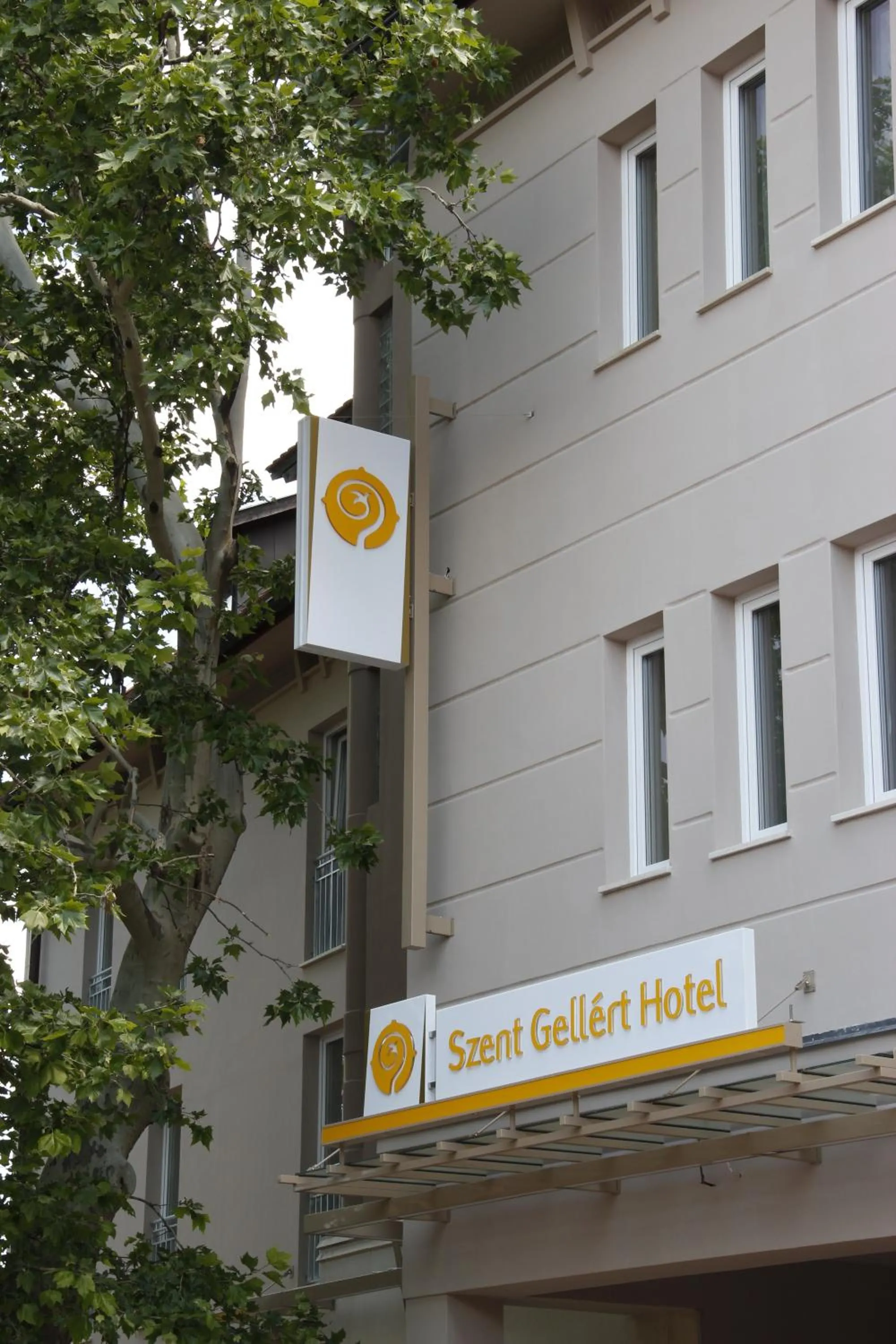 Facade/entrance in Szent Gellért Hotel