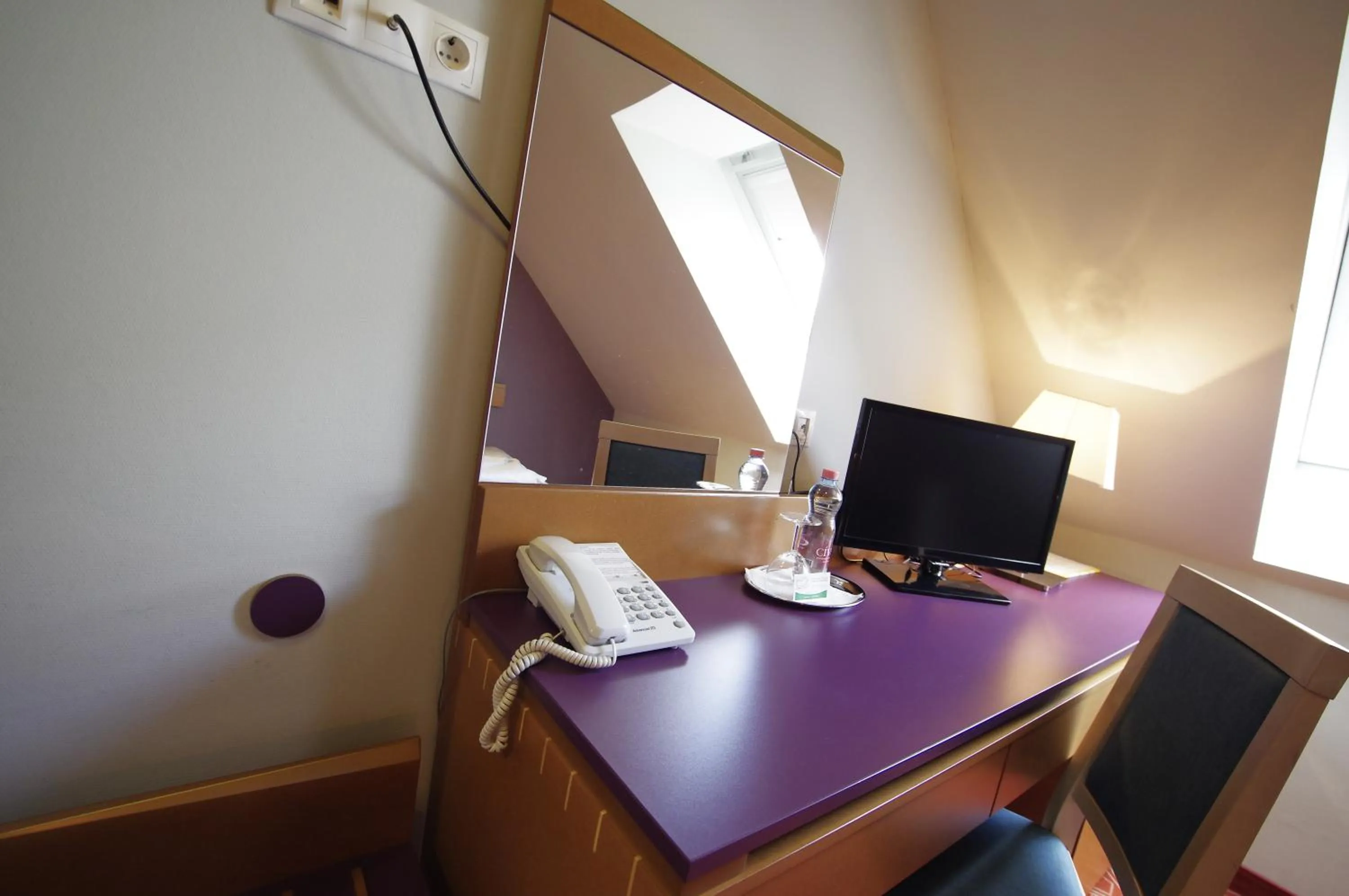 TV and multimedia, Bed in Szent Gellért Hotel