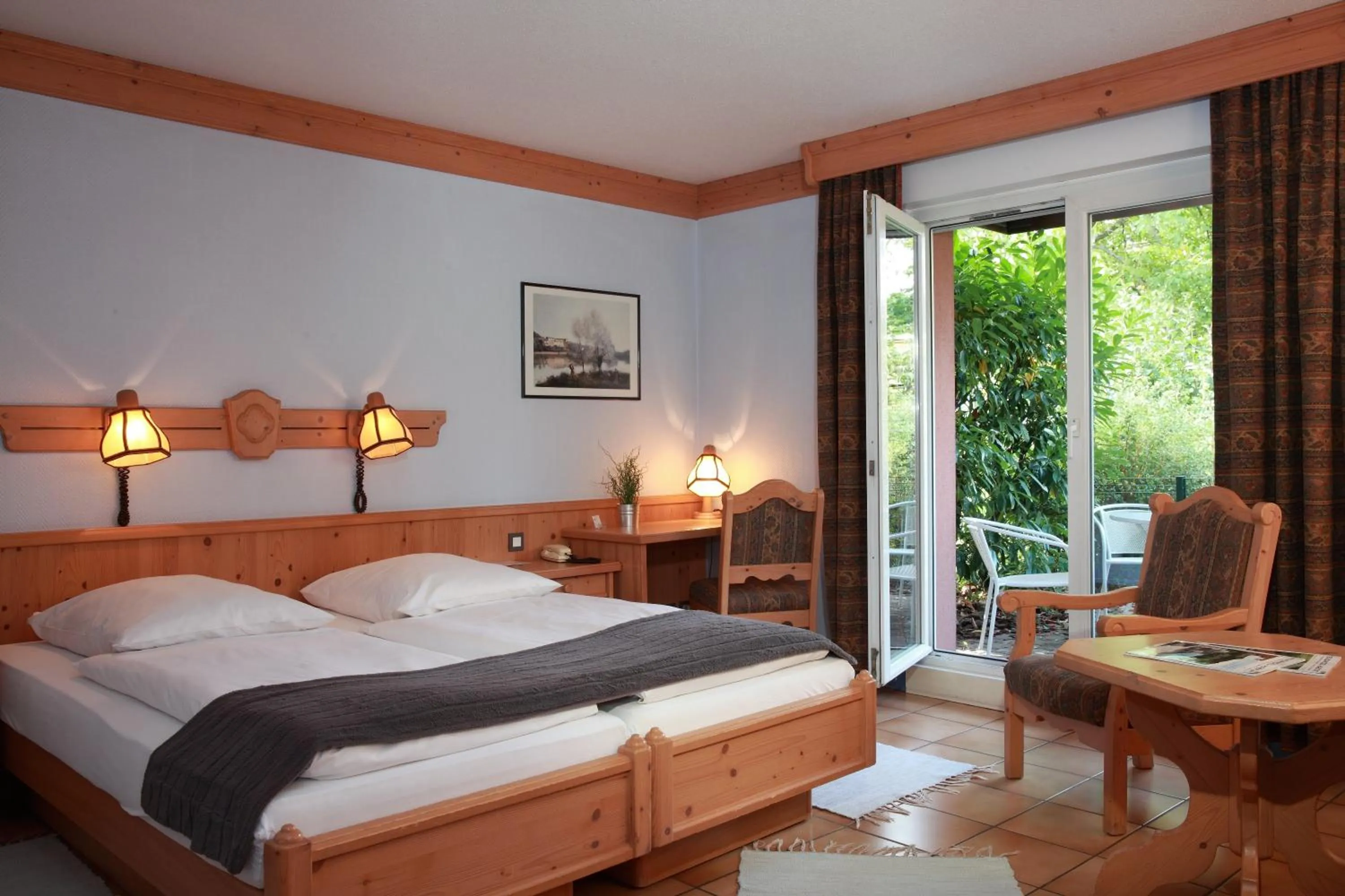 Photo of the whole room, Bed in Les Portes de la Vallee