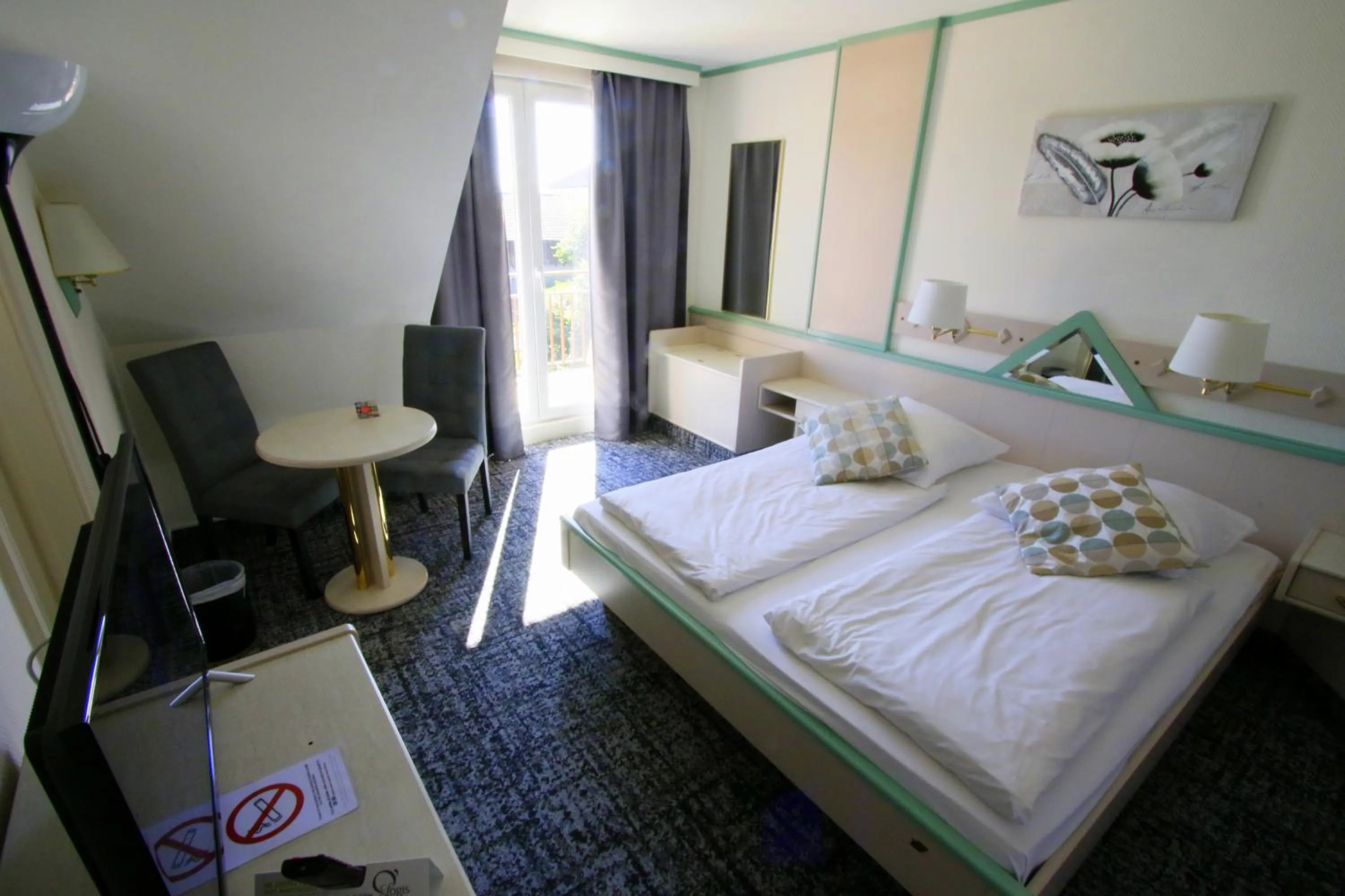 Bedroom, Bed in Les Portes de la Vallee