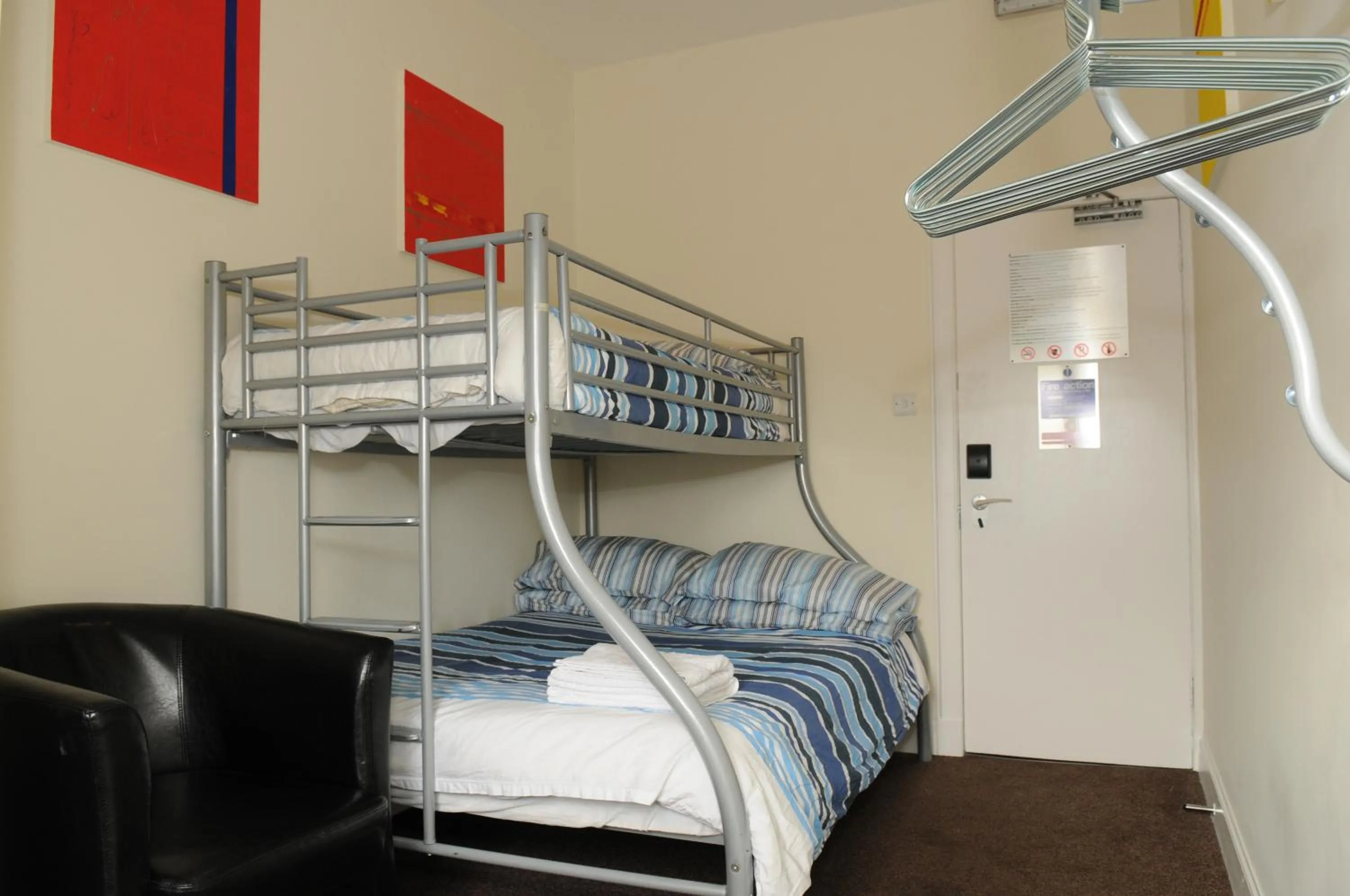 bunk bed, Bed in The Hostel