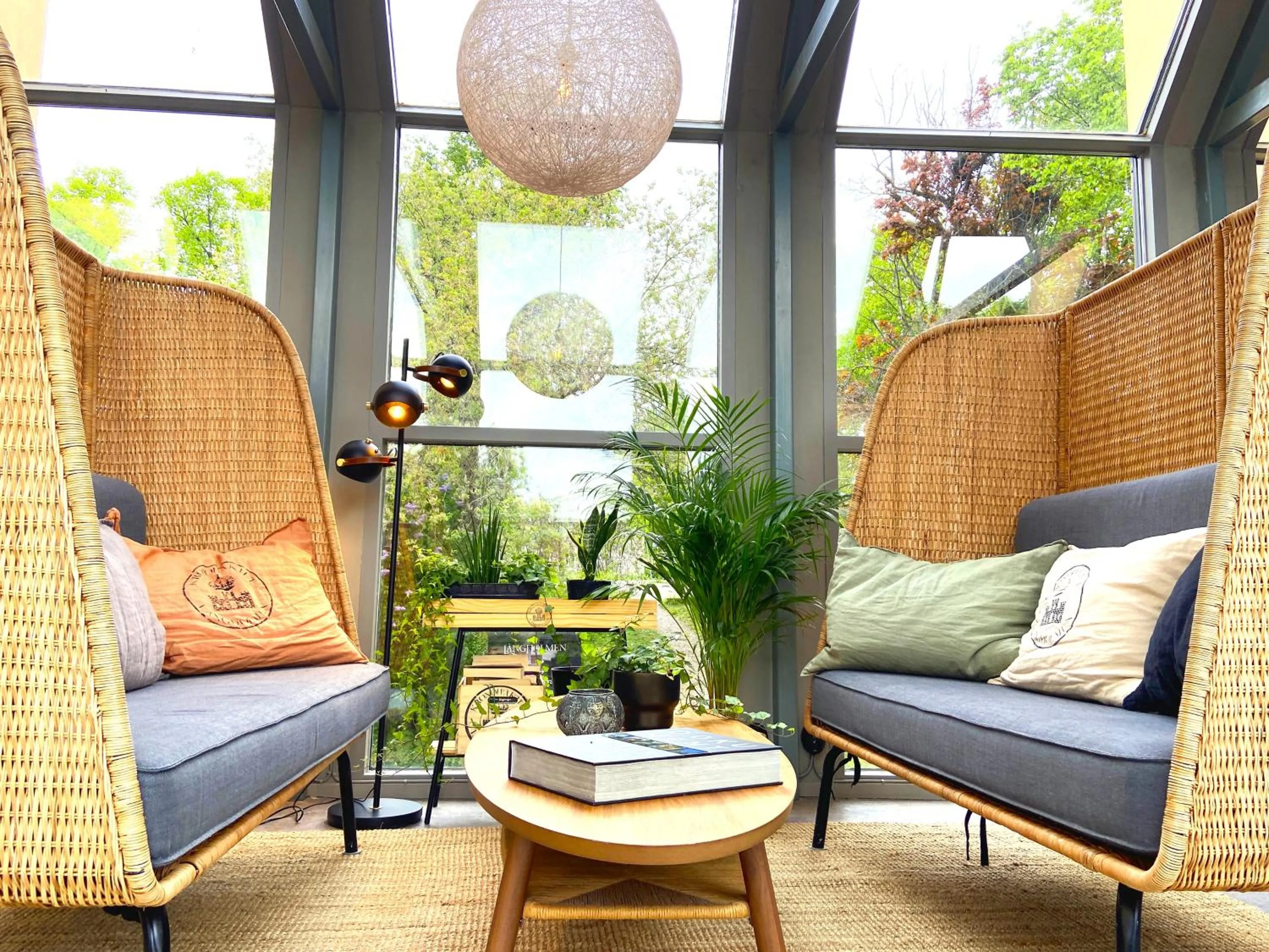 Seating area in STF Långholmen Hostel