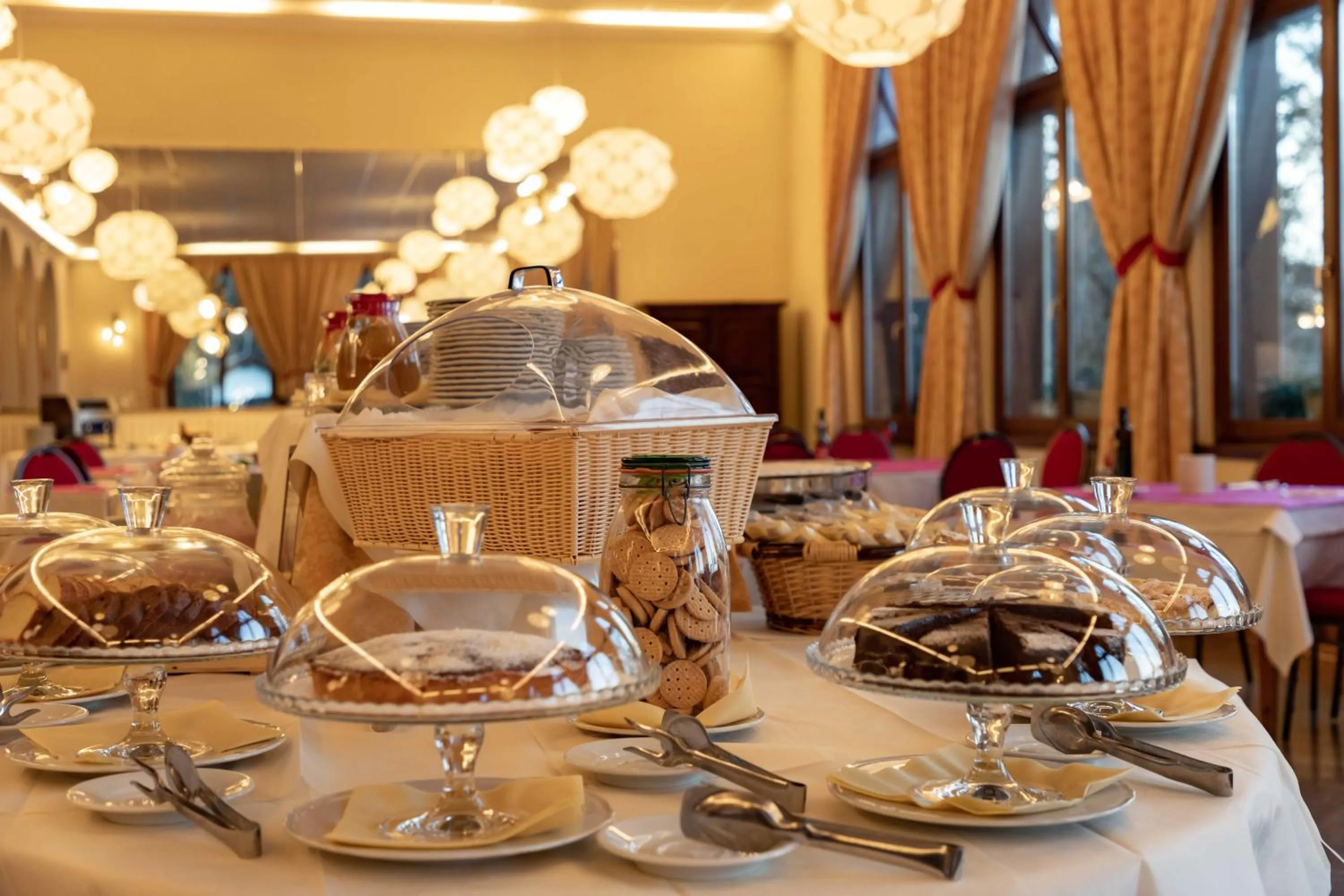 Restaurant/places to eat in Hotel Salegg