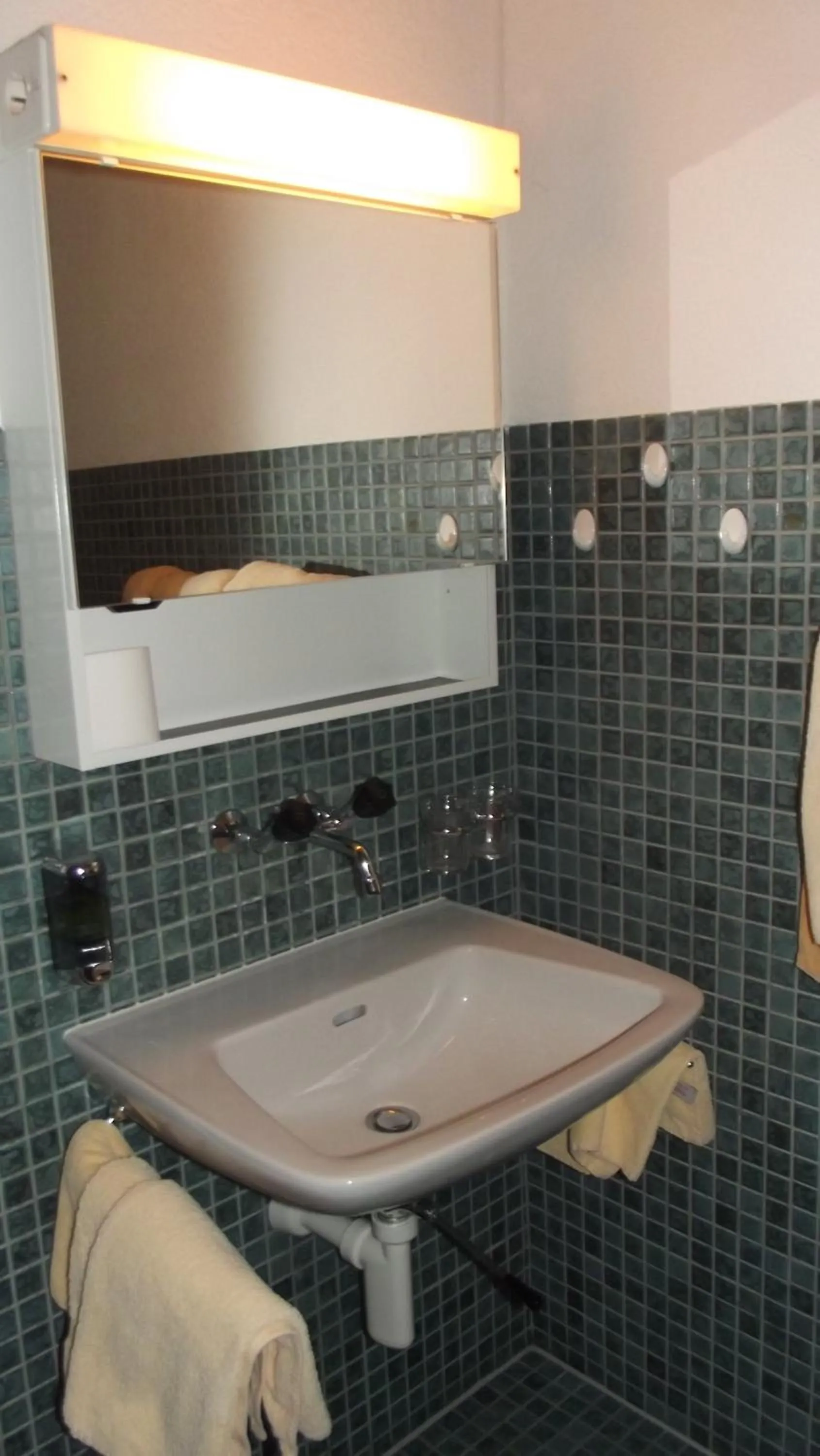 Bathroom in Minster Hotel