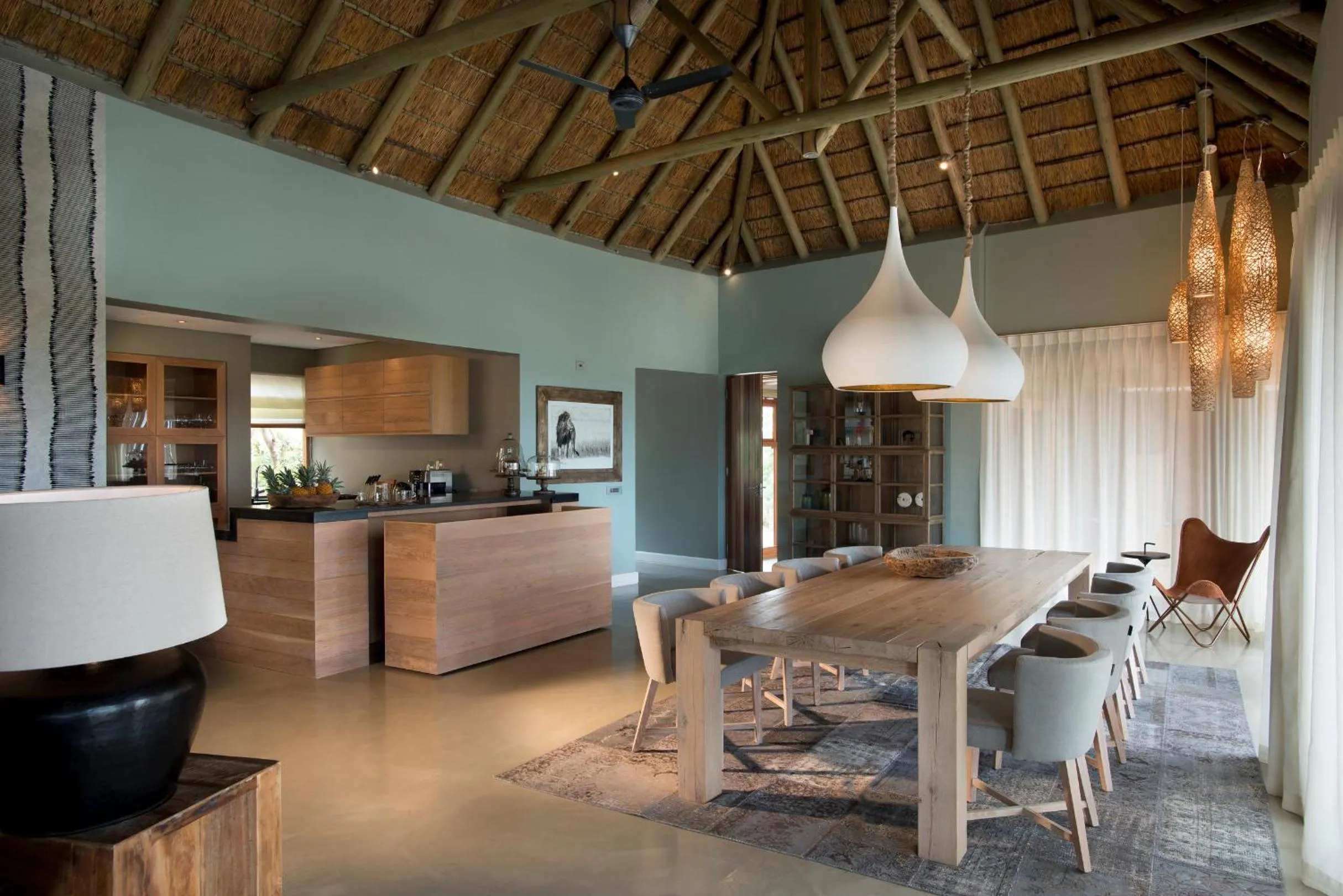 Dining area in MHONDORO SAFARI LODGE & VILLA