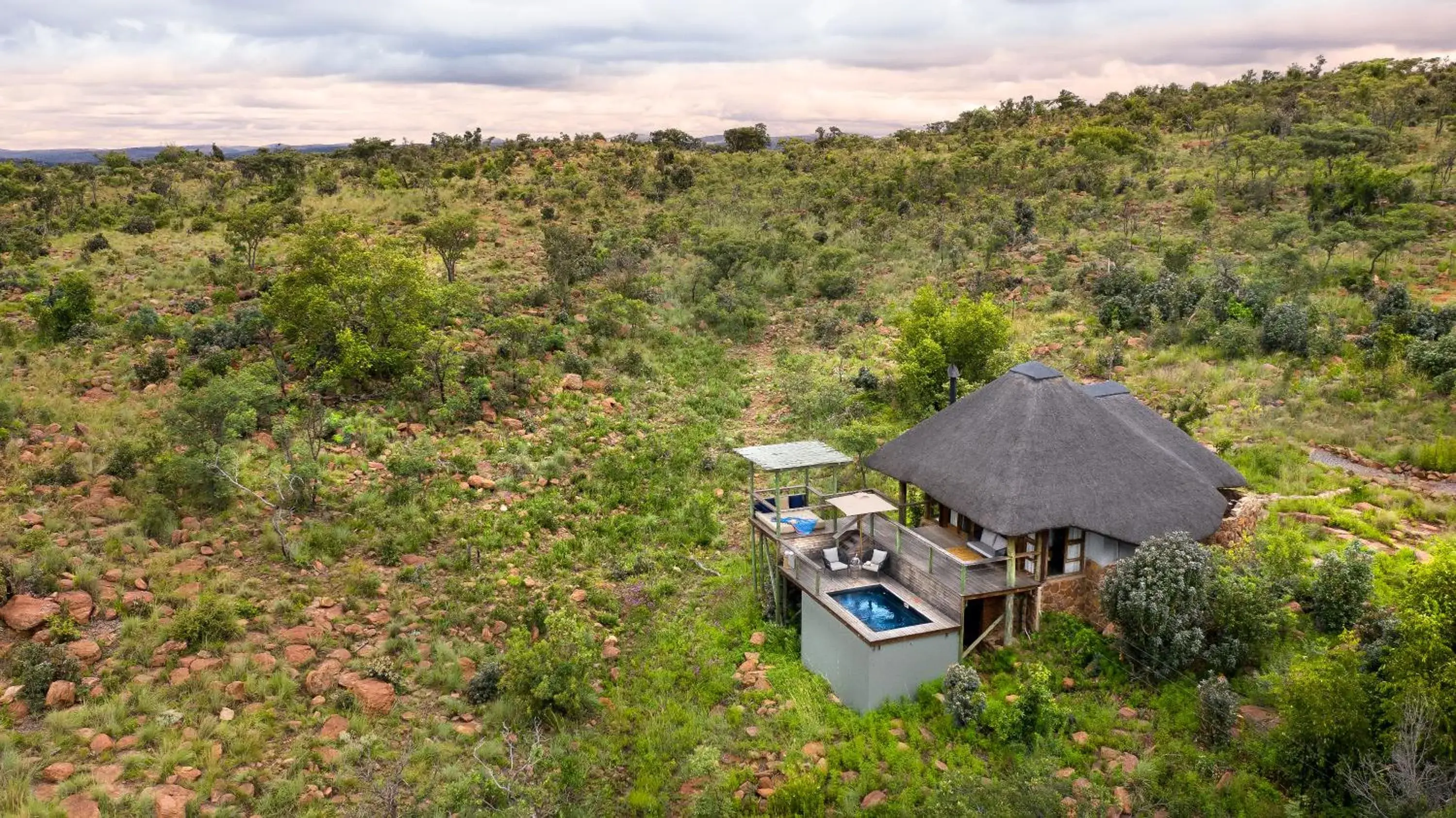 Honeymoon Suite - single occupancy in MHONDORO SAFARI LODGE & VILLA Honeymoon Suite - single occupancy in MHONDORO SAFARI LODGE & VILLA