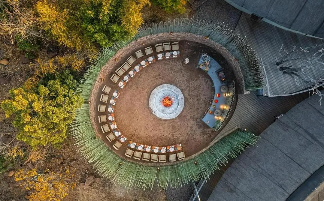 Evening entertainment in MHONDORO SAFARI LODGE & VILLA
