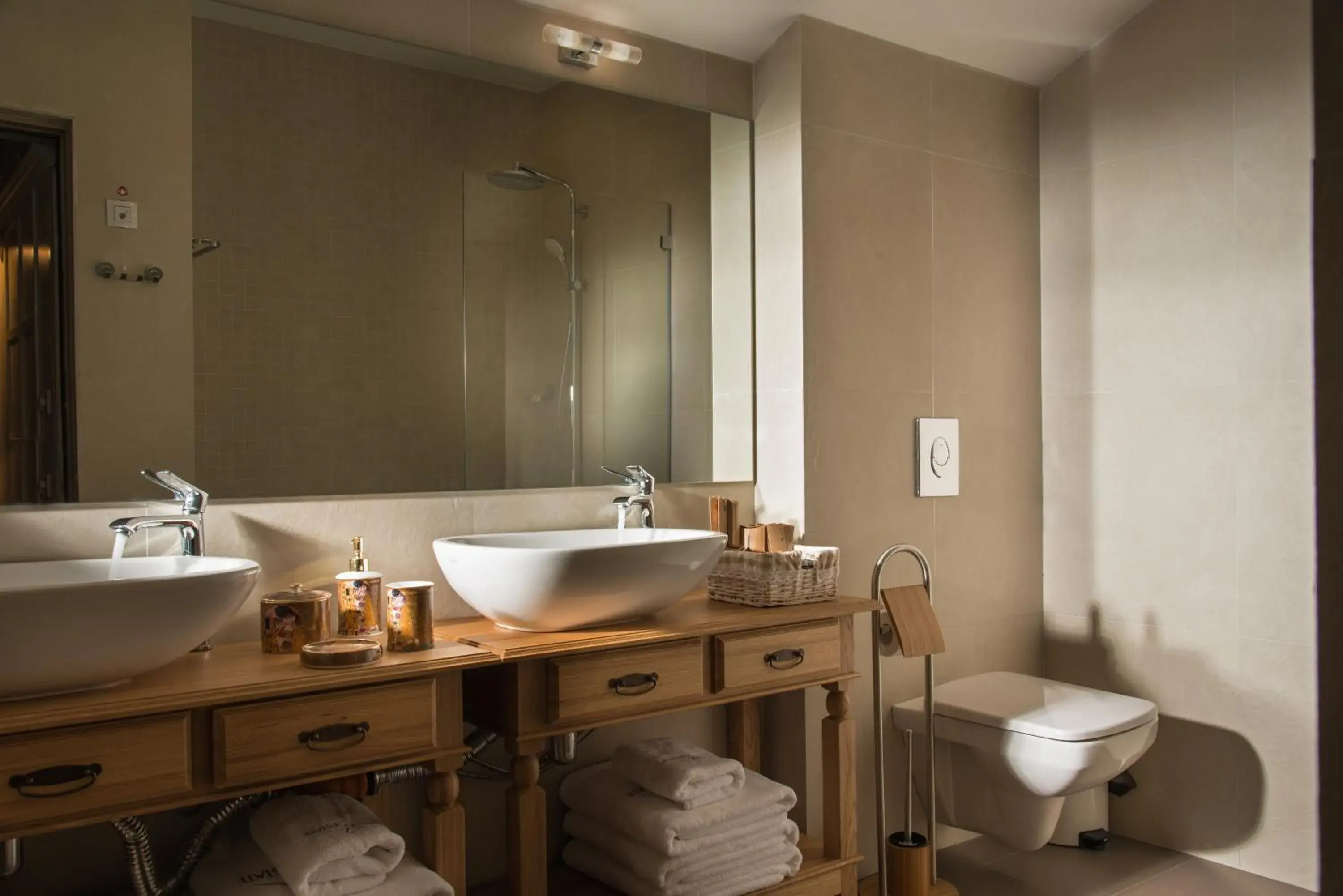 One-Bedroom Apartment in Zaara Estate One-Bedroom Apartment in Zaara Estate