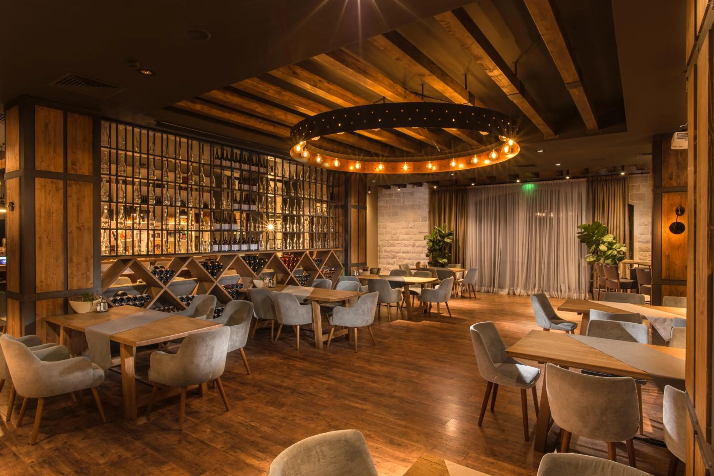 Restaurant/places to eat in Zaara Estate