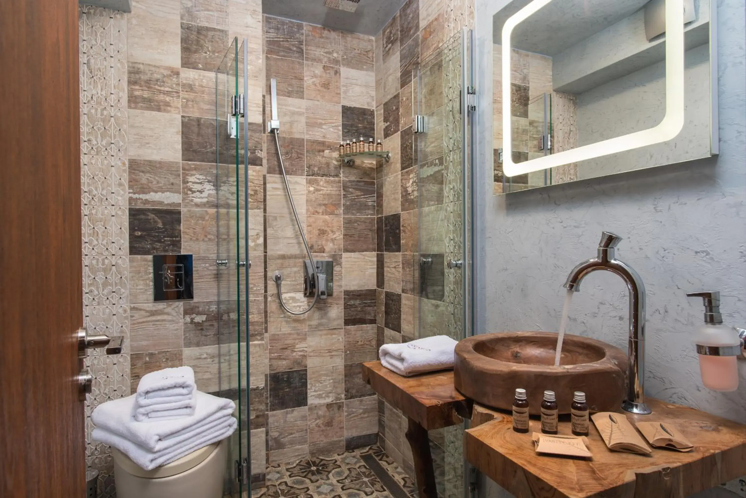 King Room with Balcony in Zaara Estate King Room with Balcony in Zaara Estate