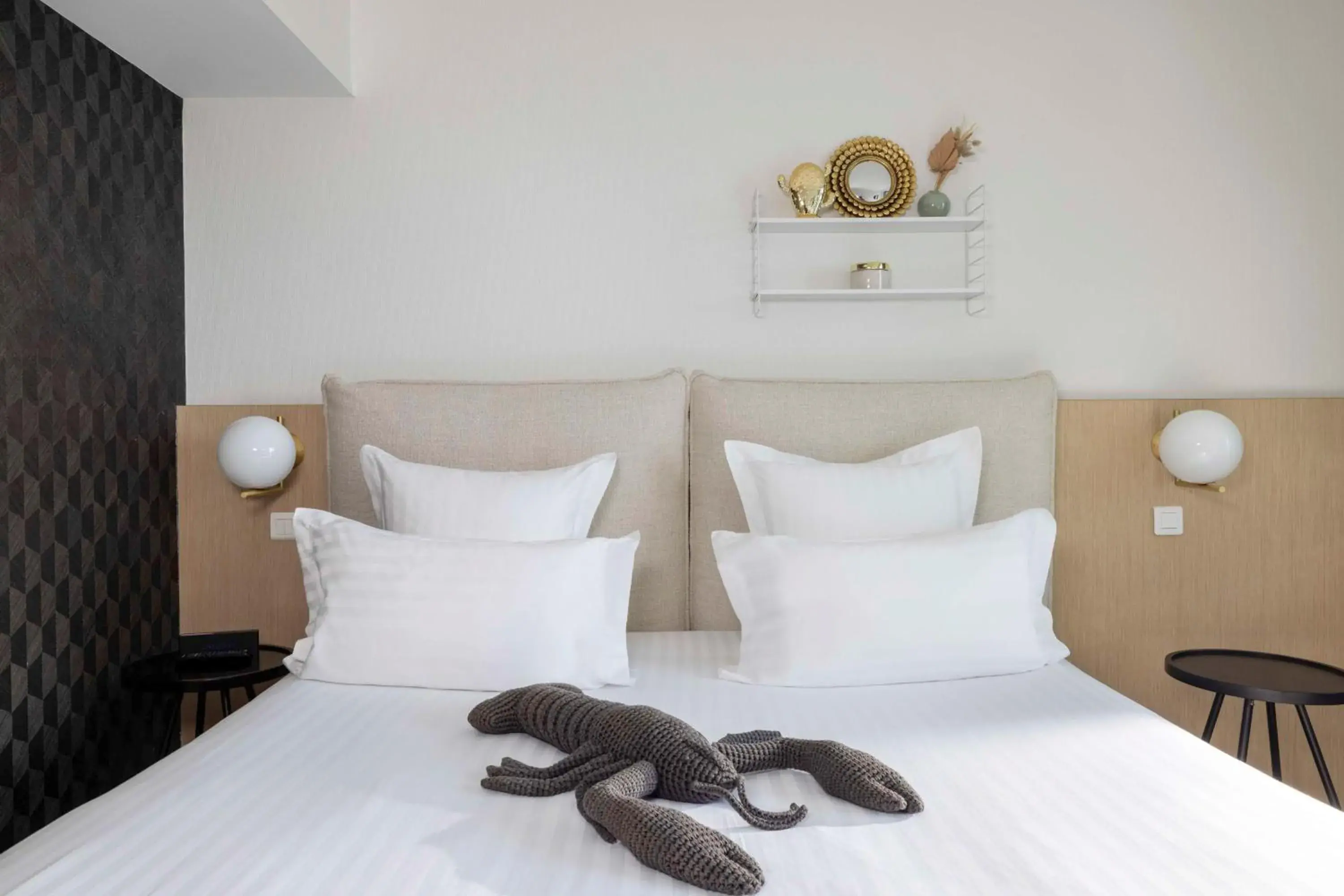 Photo of the whole room, Bed in Best Western Plus Hotel les Rives du Ter Photo of the whole room, Bed in Best Western Plus Hotel les Rives du Ter