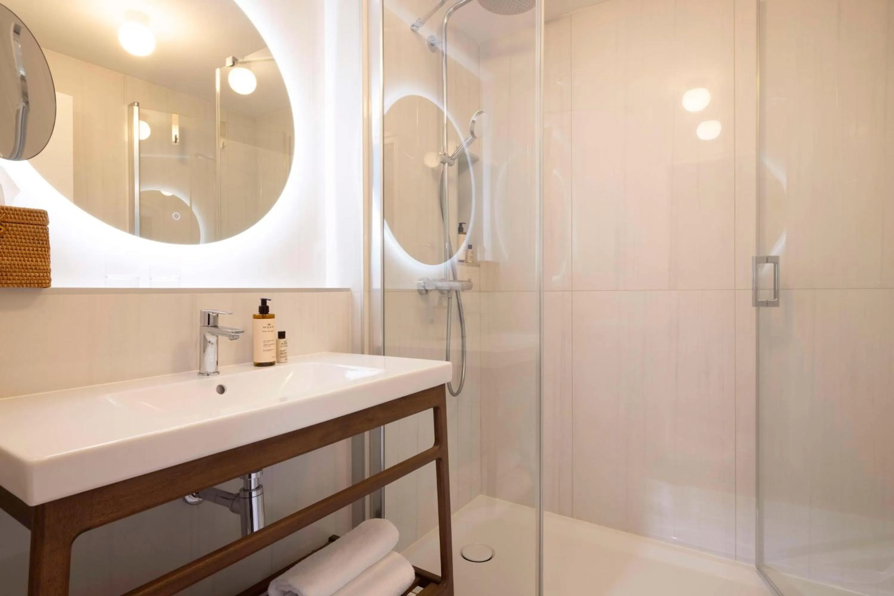 Bathroom in Best Western Plus Hotel les Rives du Ter