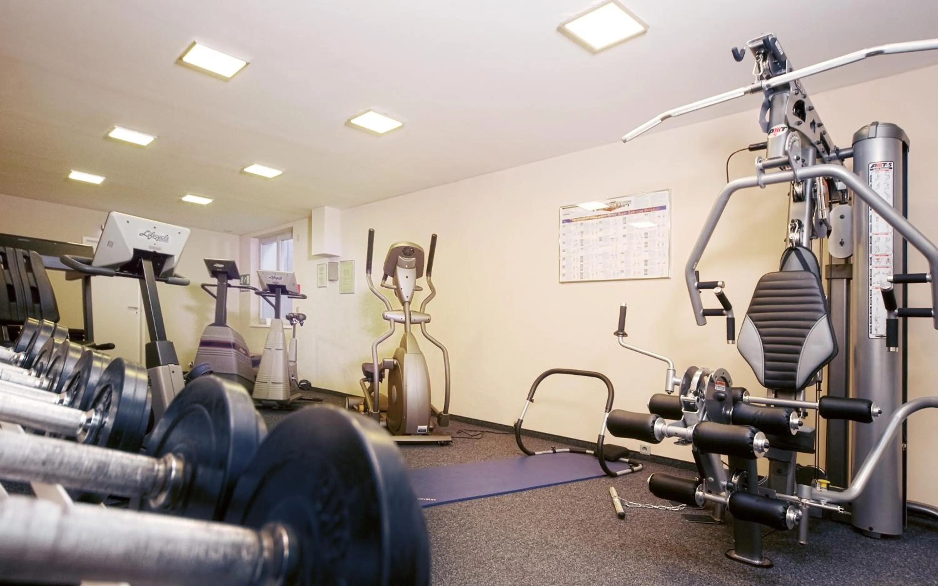 Fitness centre/facilities in Advantage Appartements Hotel