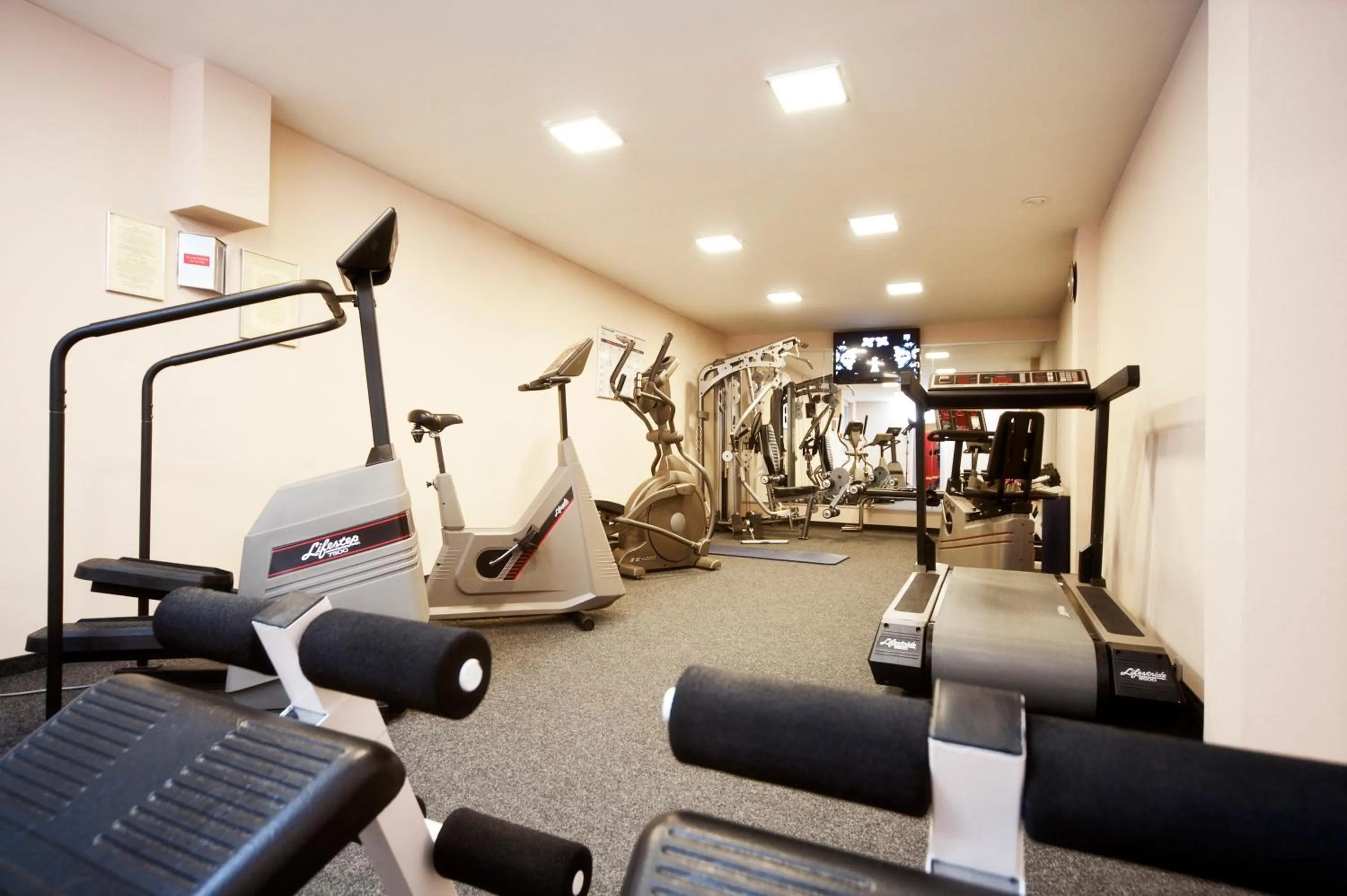 Fitness centre/facilities in Advantage Appartements Hotel